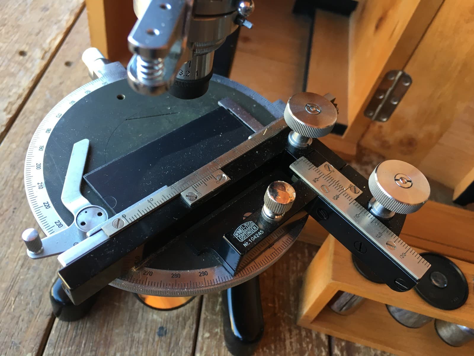 ANTIQUE ERNST LEITZ WETZLER MICROSCOPE WITH EXTRAS 5