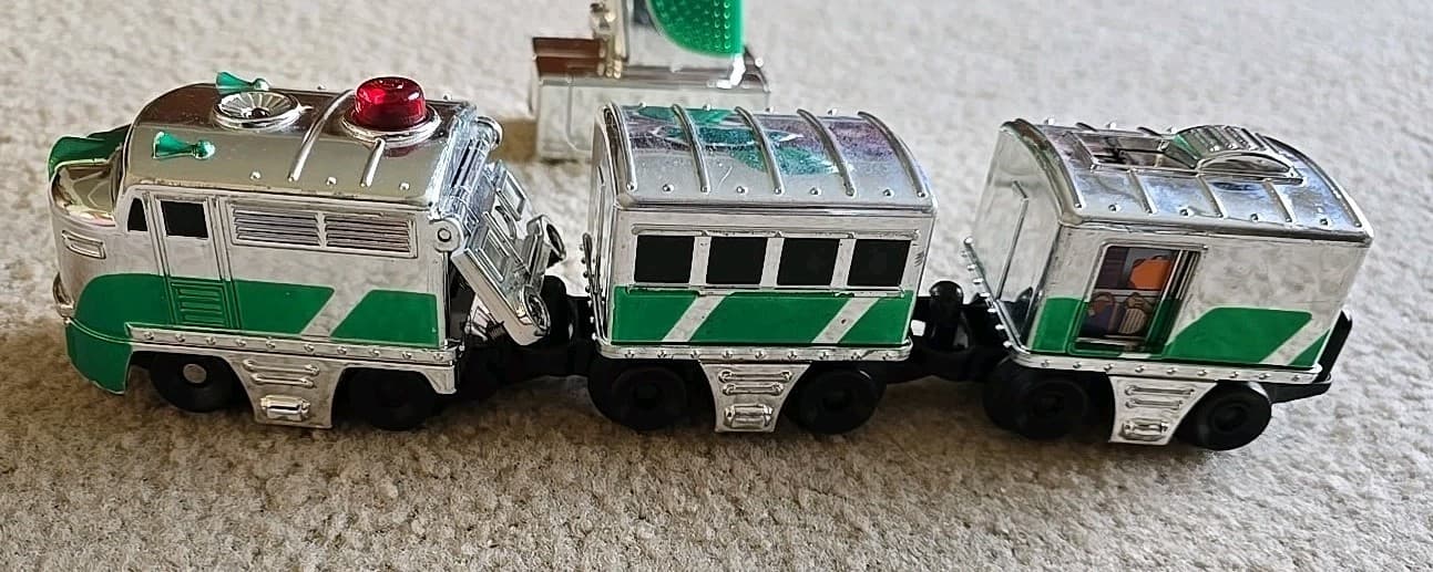 Geotrax Clover Express Remote Control Train Both Cars Chrome Green Tested Work 2 3