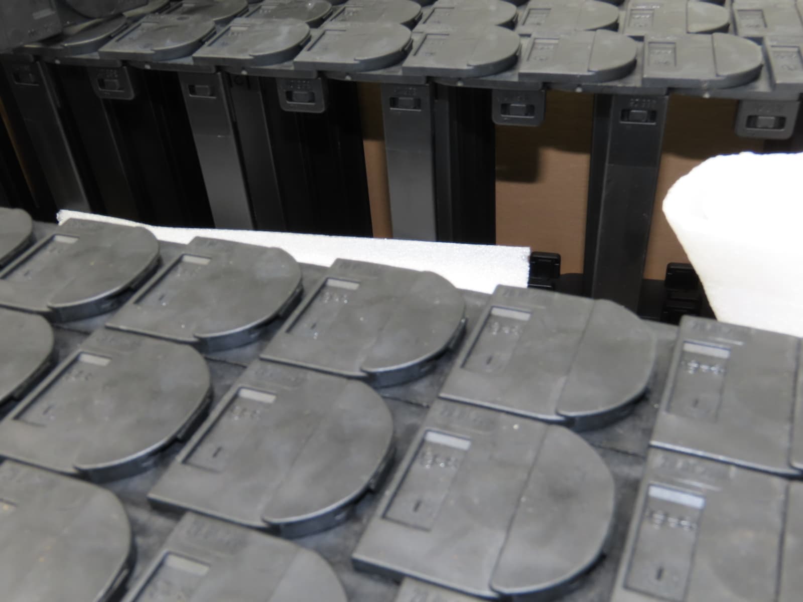 Igus Series 28 Energy Chain Cable Carrier 250mm x 32mm 24' Length 6