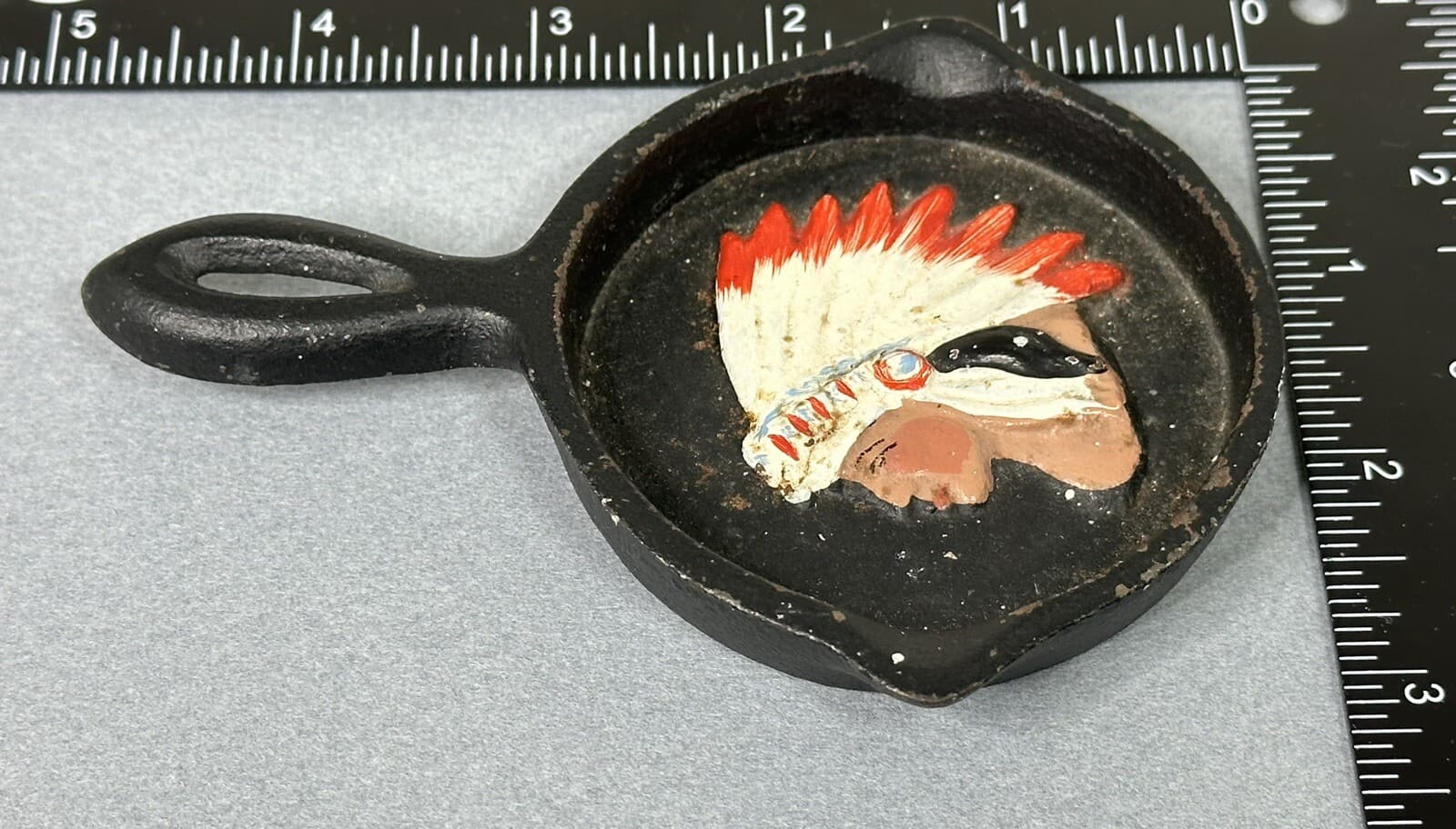 JOHN WRIGHT Mini CAST IRON SKILLET ASHTRAY SPOON REST Native Chief w/ Headdress 6