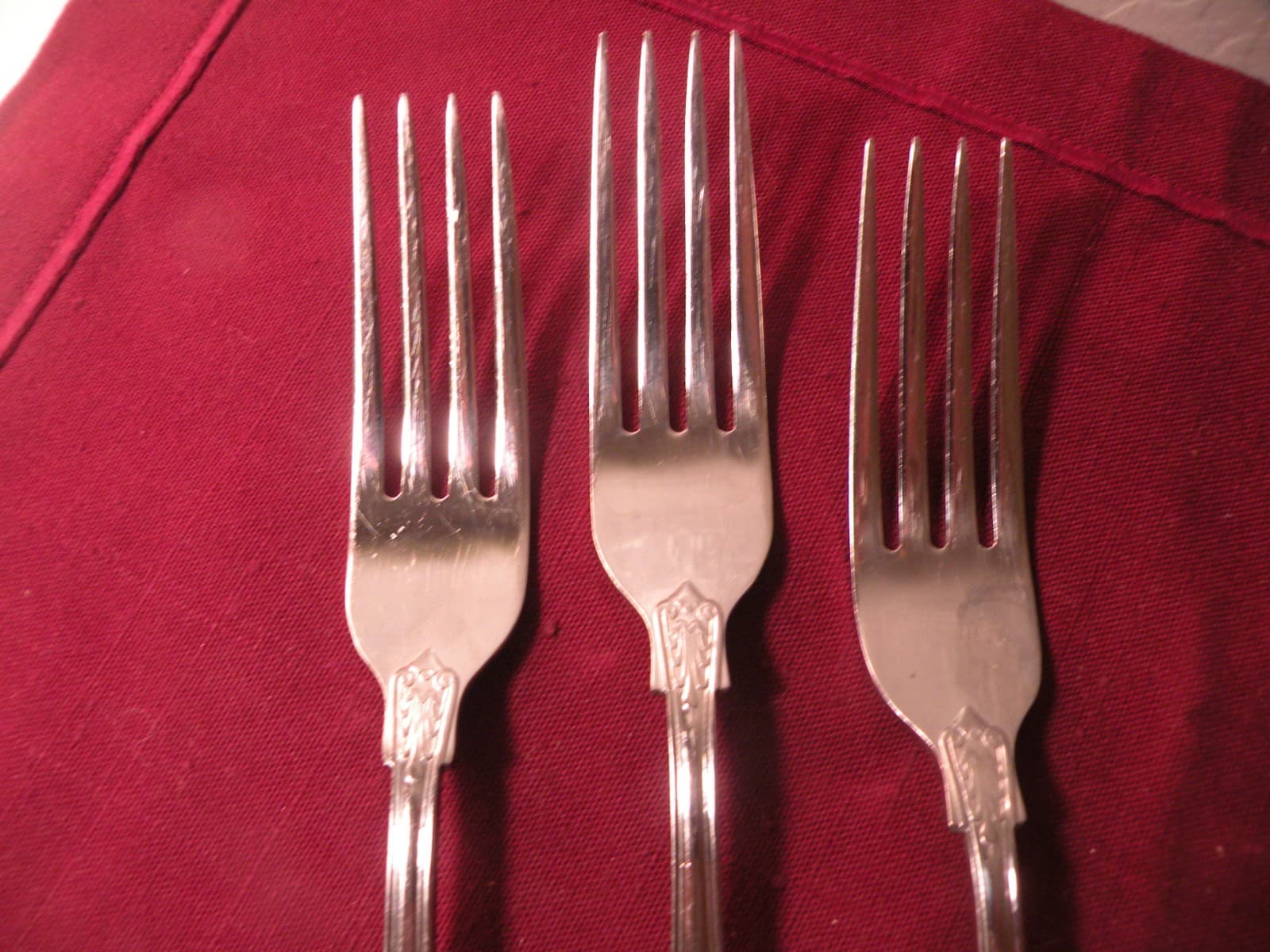 Set Of 3 Stainless Steel Dinner Forks Wallace Hotel Shell 8 1/2" 2