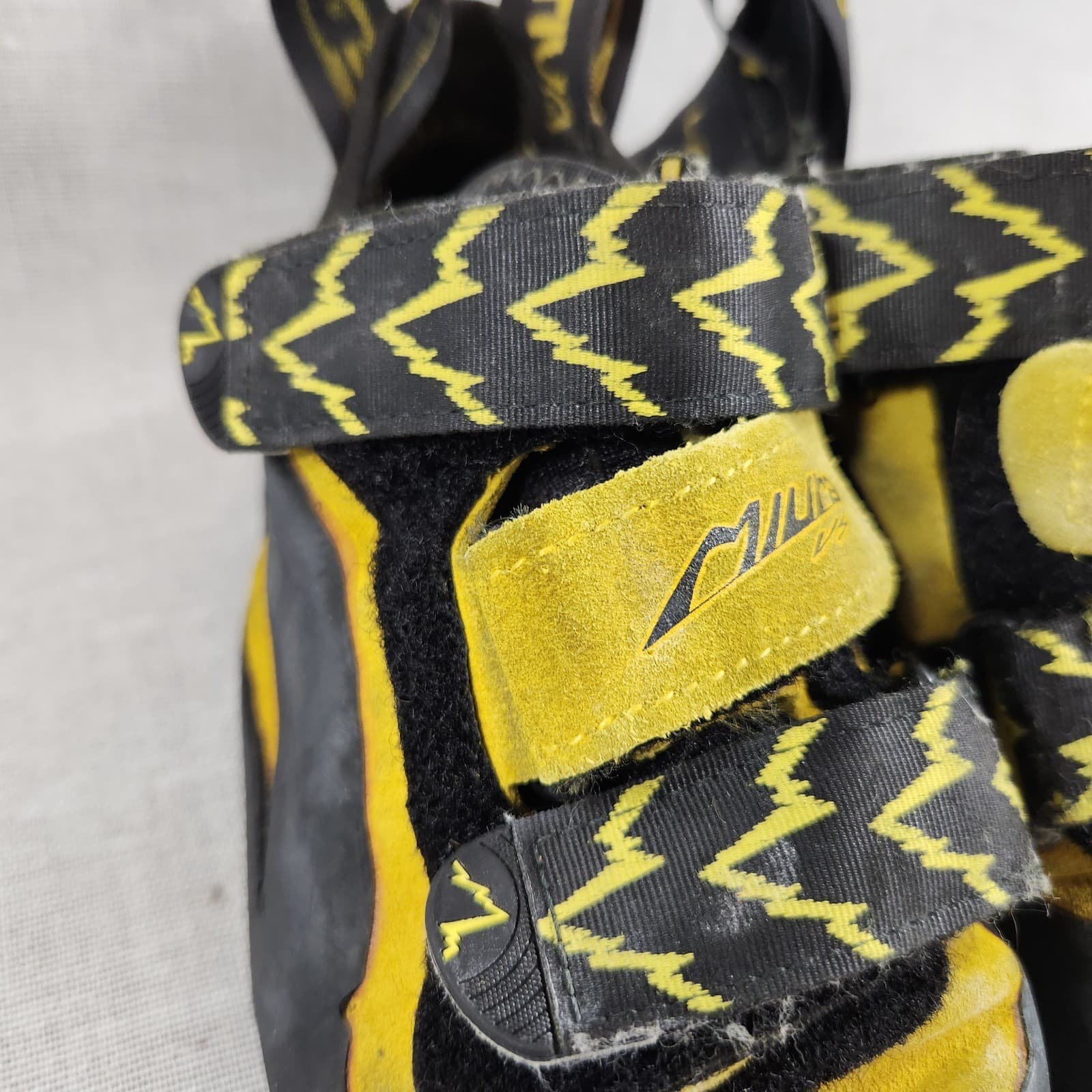 La Sportiva Miura VS Black Yellow Rock Climbing Shoes Womens Size 7.5 Straps 4