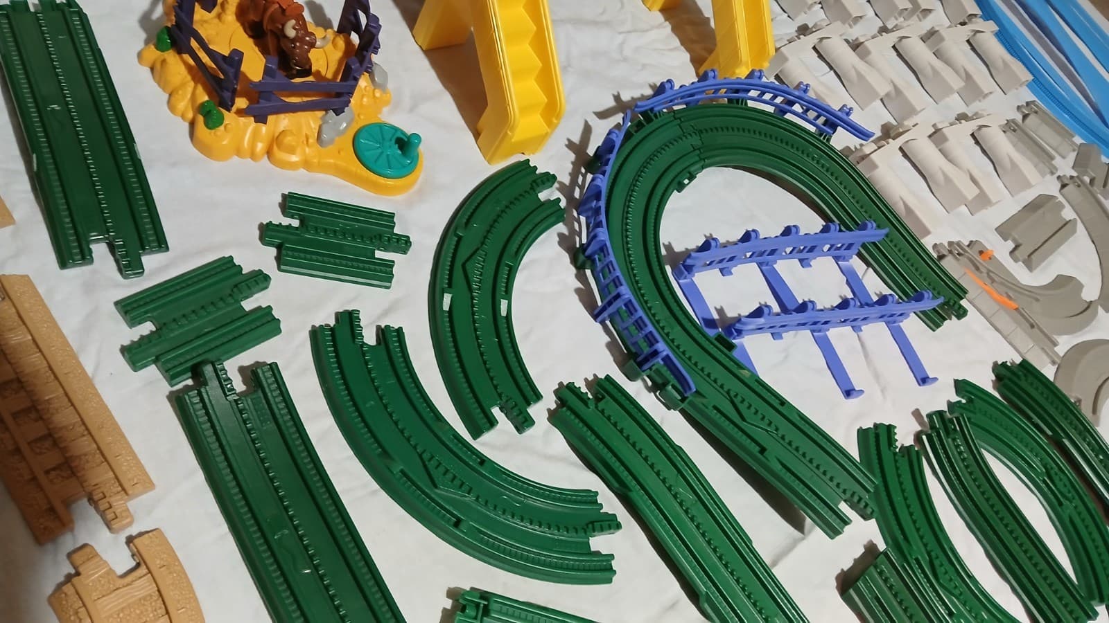 Huge Geo Trax And Geo Air Lot Central Station Barn Bridge Expansions 6