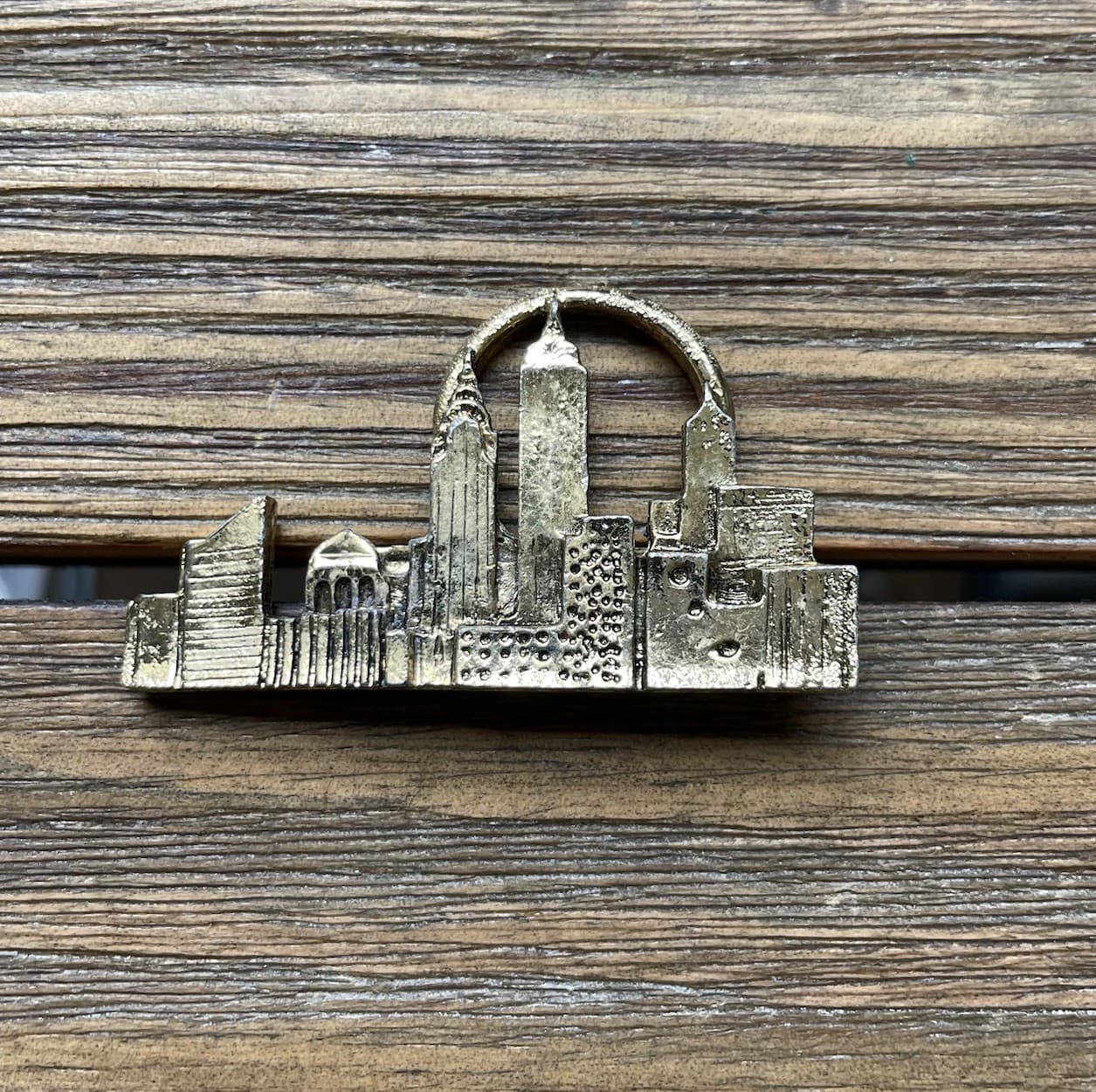 Vintage Great Fall New York City Skyline Pin Brooch Gold Tone 2