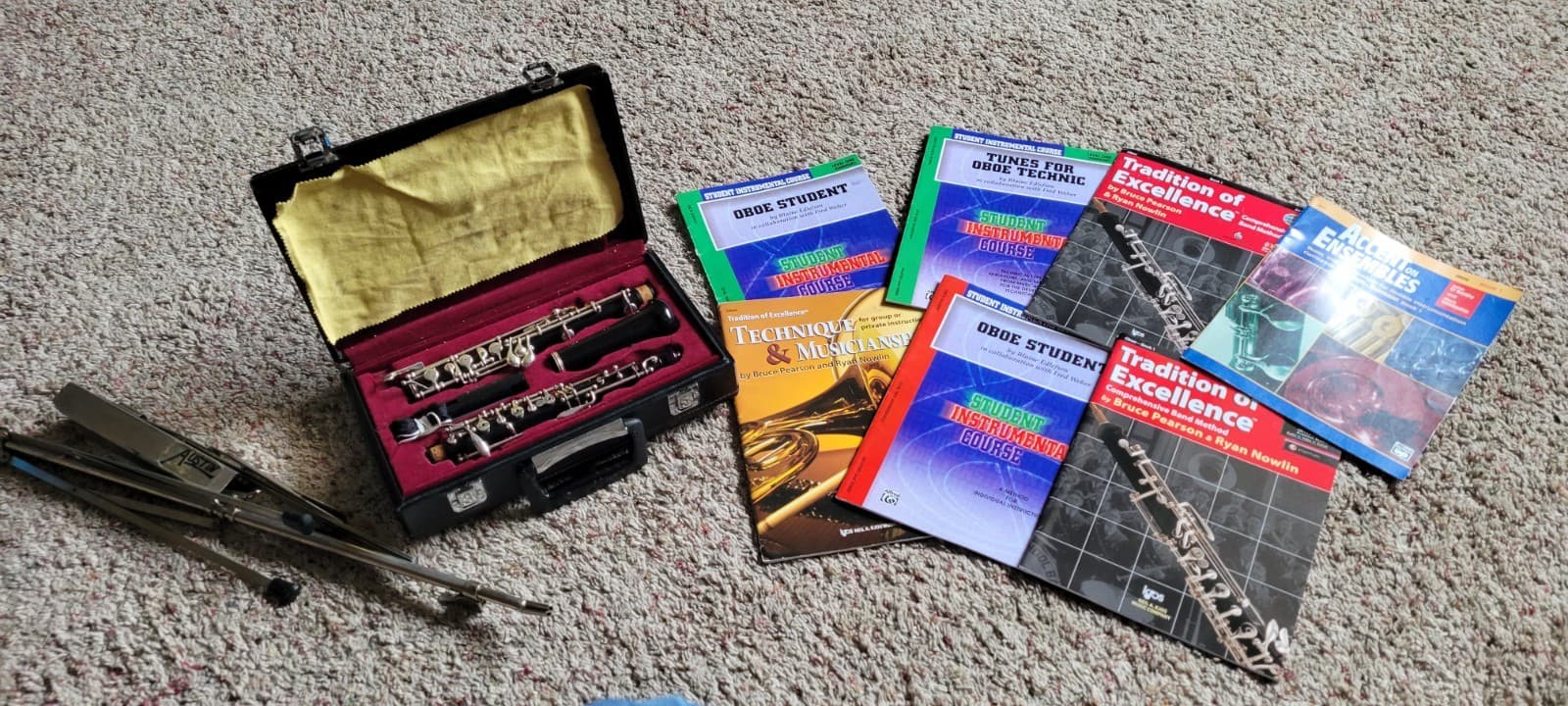 Yamaha Oboe Student Model YOB-211, Good Condition! Pre owned. With extra items. 3