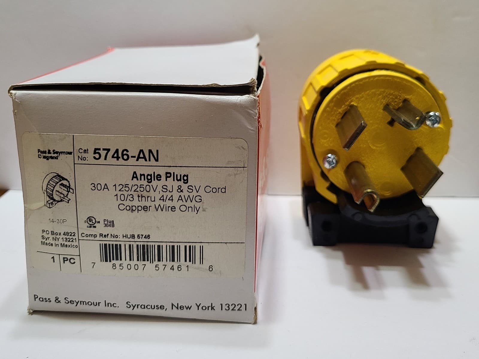 Pass & Seymour 5746-AN Angle Plug 30A 125/250V 3-Pole 4-Wire NEMA 14-30P NEW