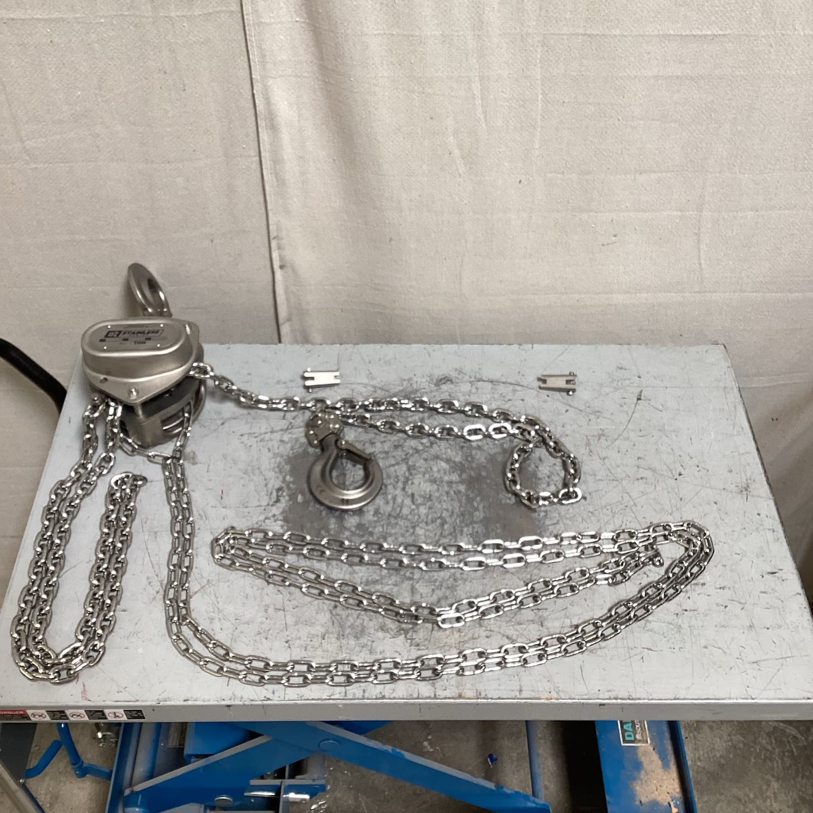 OZ LIFTING PRODUCTS OZSS010-10CH Manual Chain Hoist 2000lb Lift Cap 3