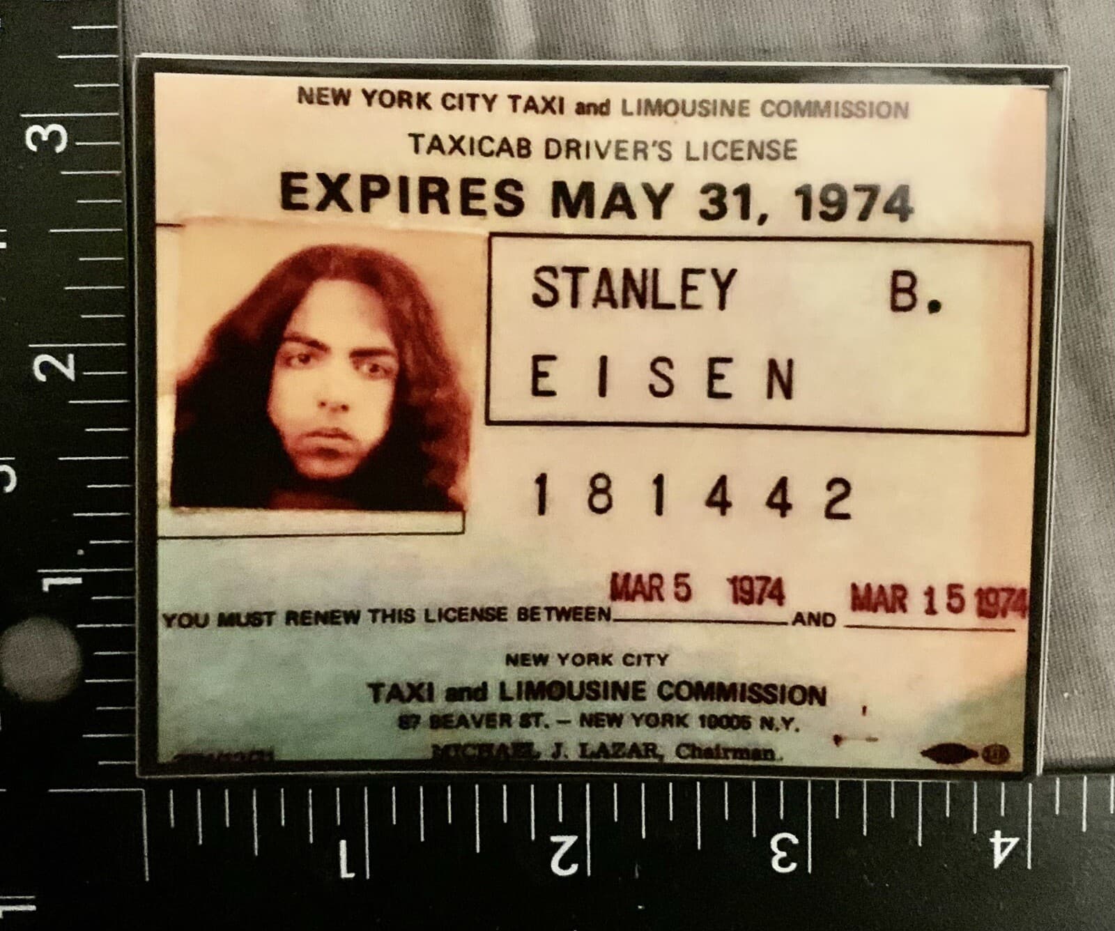 PAUL STANLEY Kiss VINTAGE LOOK GLOSSYDecal/Sticker 1974 NYC Taxi Cab License 4x3 2