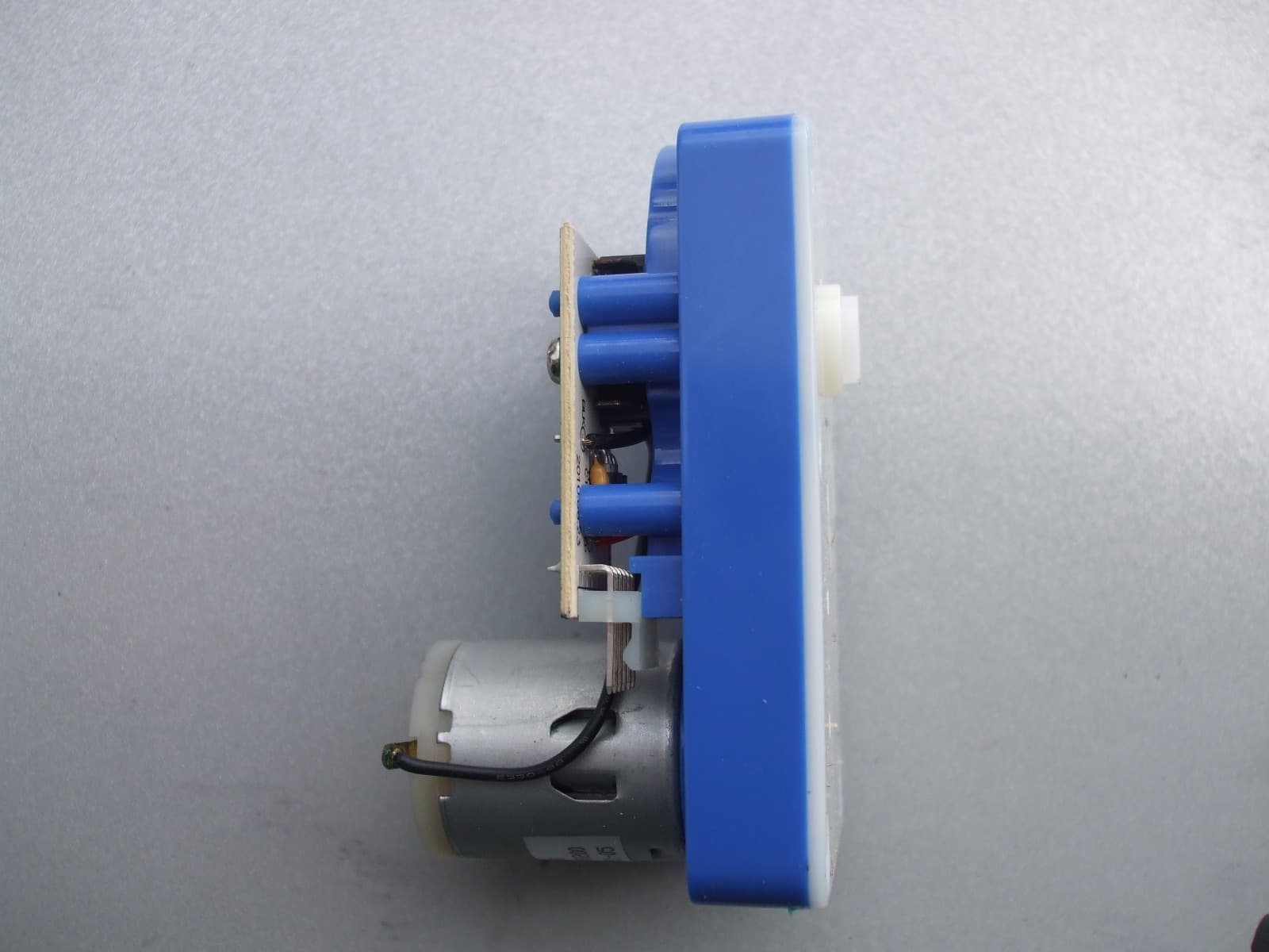 Seaga model UBS 618 combo vending machine snack or drink motor 3