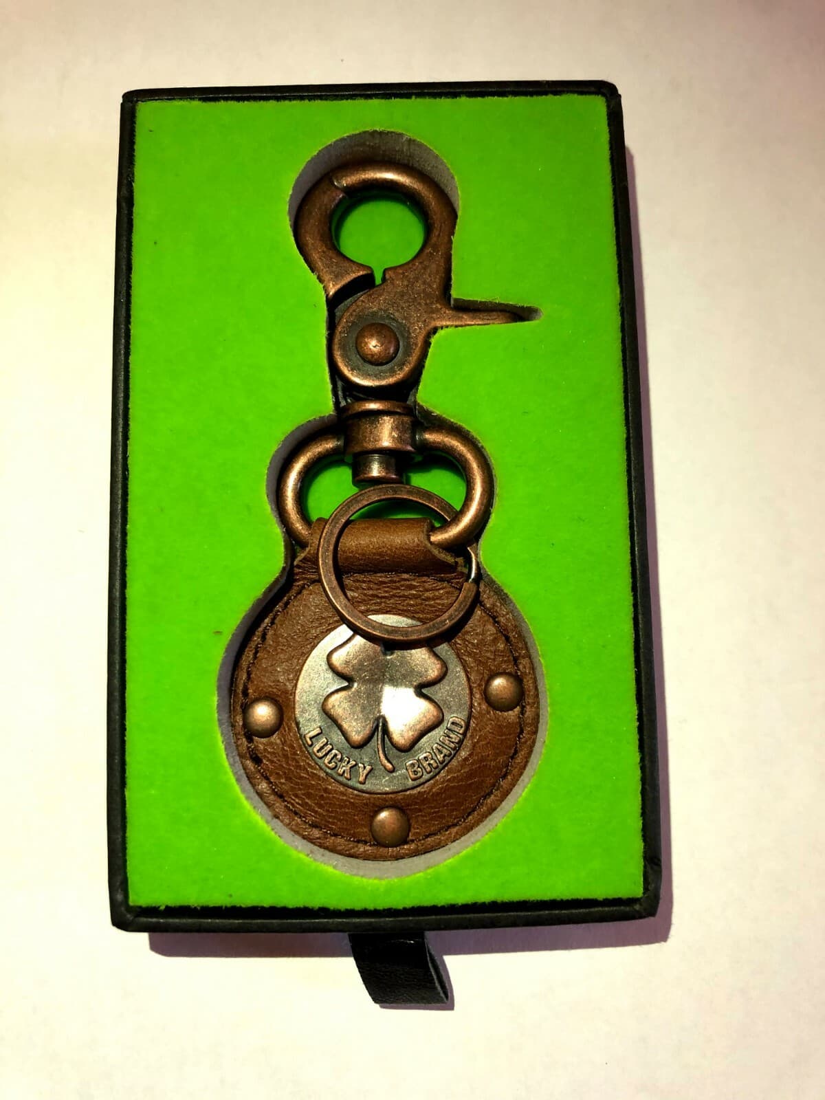 St Patricks Day Keychain Lucky Brand Leather Clasp Clover Leaf New In Box Paddy 2