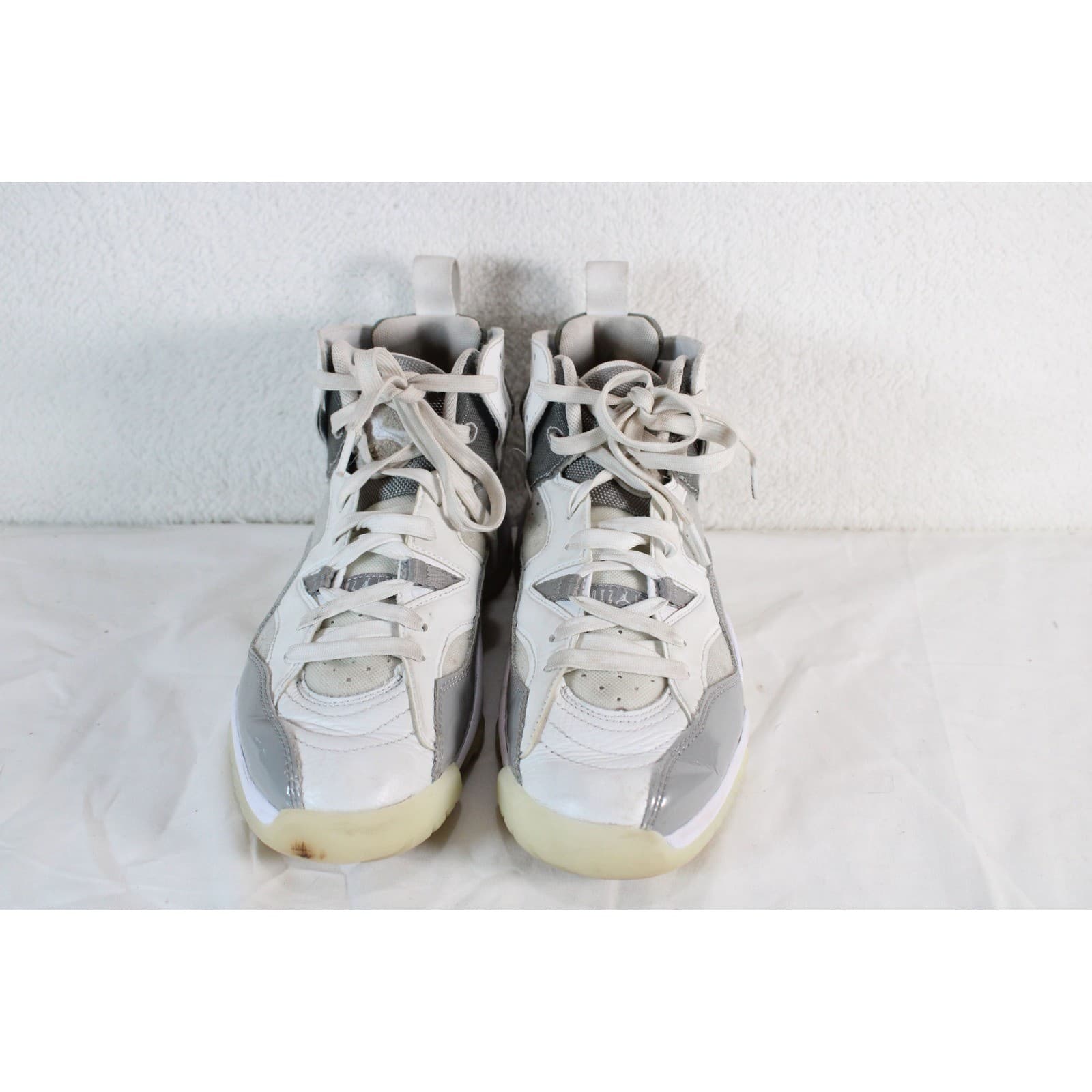 Nike Jordan Jumpman Two Trey Basketball Shoes High Top Sneakers White Gray Size 2