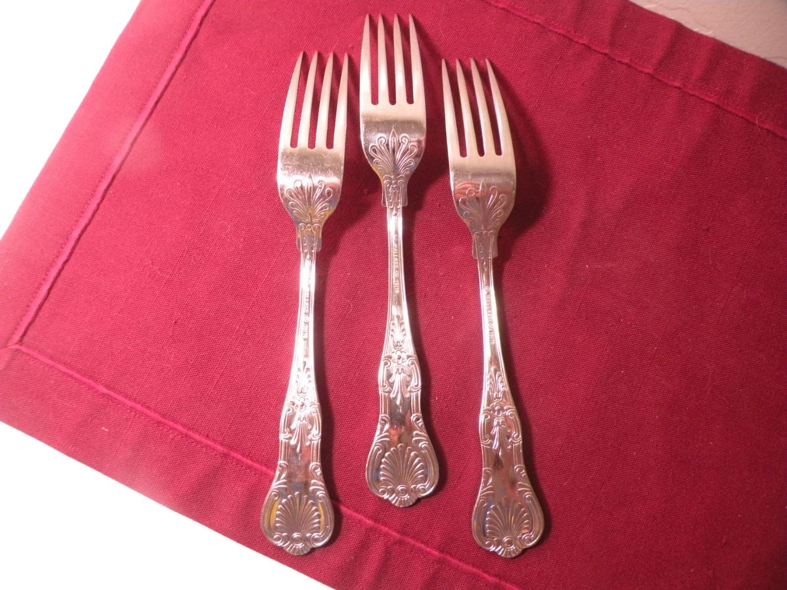Set Of 3 Stainless Steel Dinner Forks Wallace Hotel Shell 8 1/2" 4