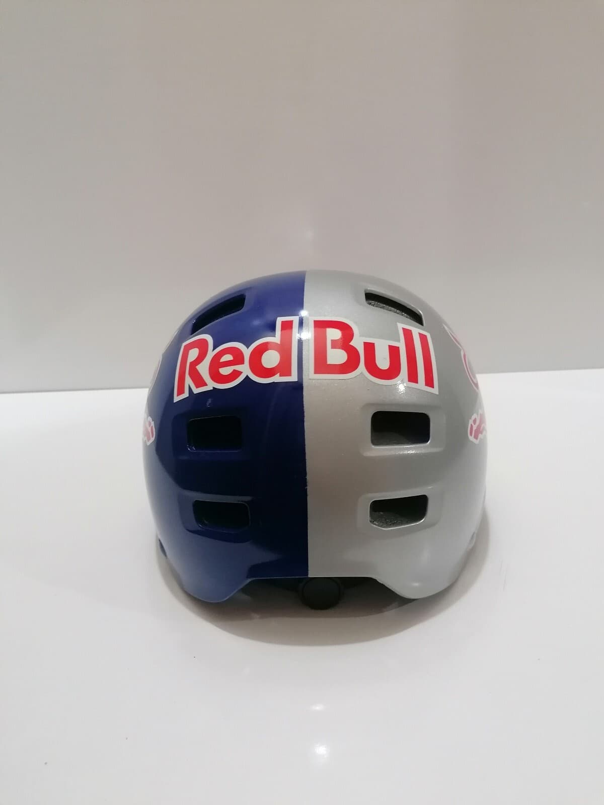 HANDMADE Redbull Helmet 5