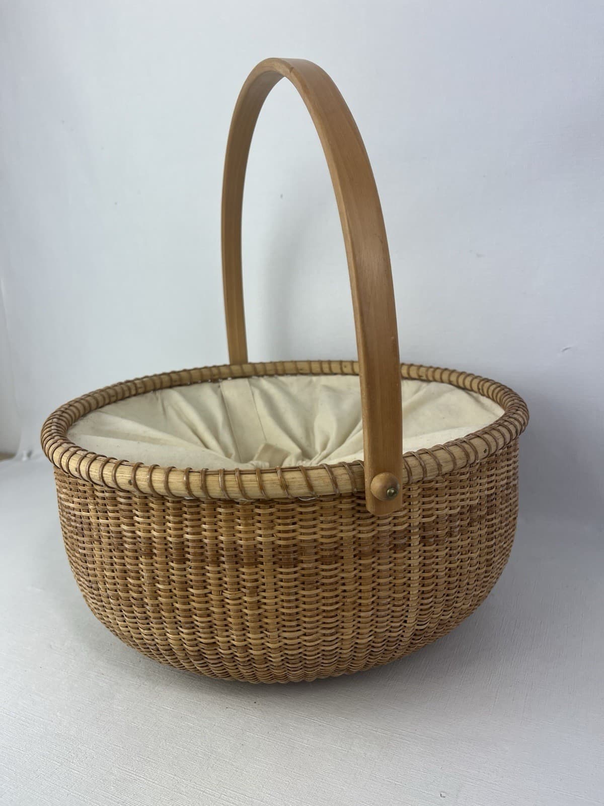 Vintage Nantucket Lightship Basket 12” w/ Linen Liner 3