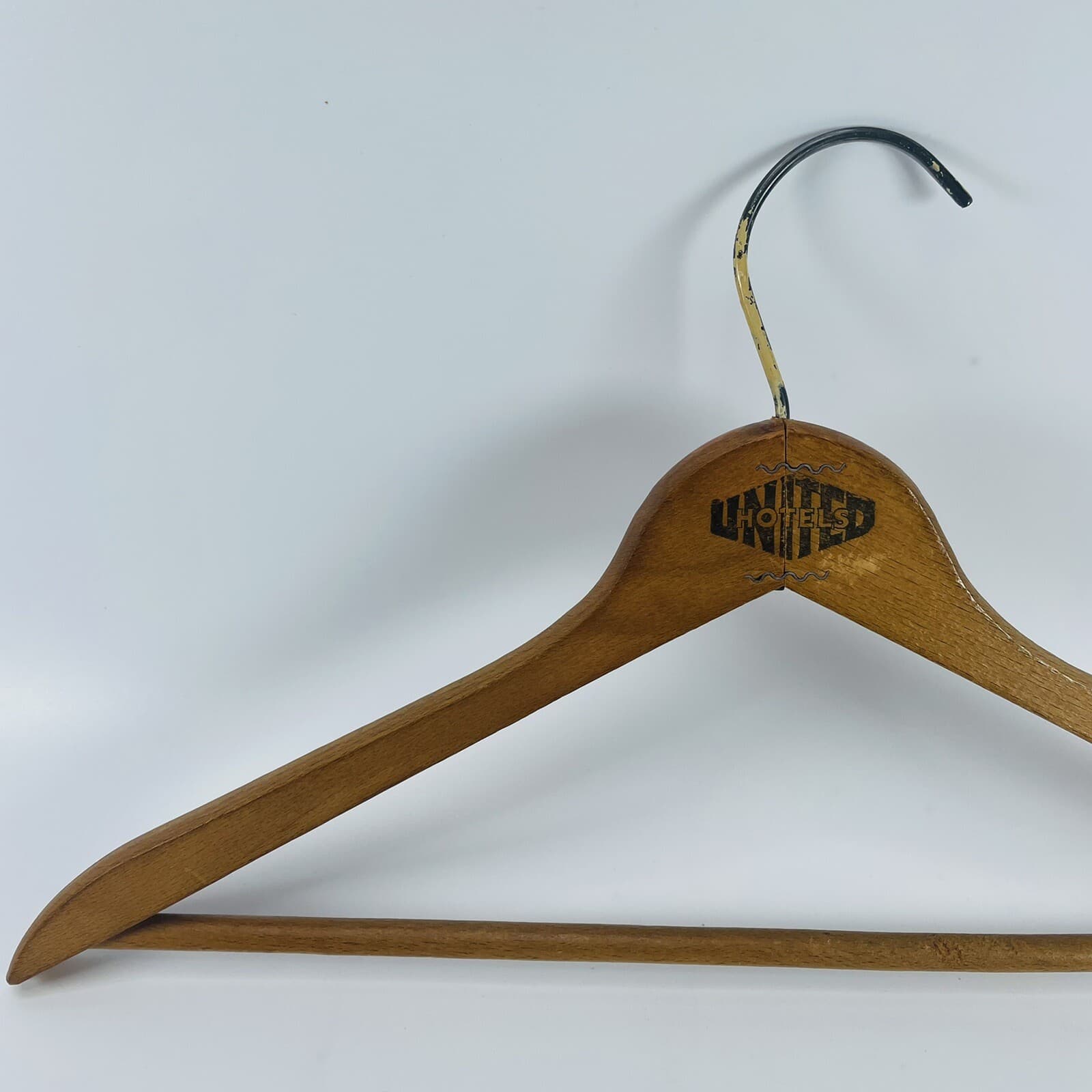Vintage Wooden Advertising Clothes Hanger UNITED HOTELS New York Niagara Falls 4