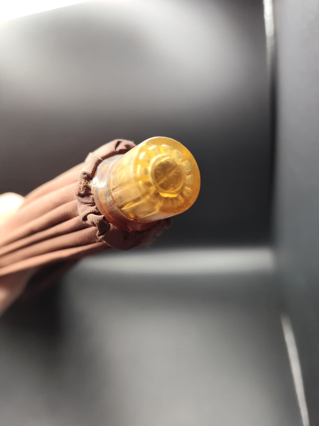 Vintage Umbrella with Carved Lucite Handle in Good Working Condition Brown 6