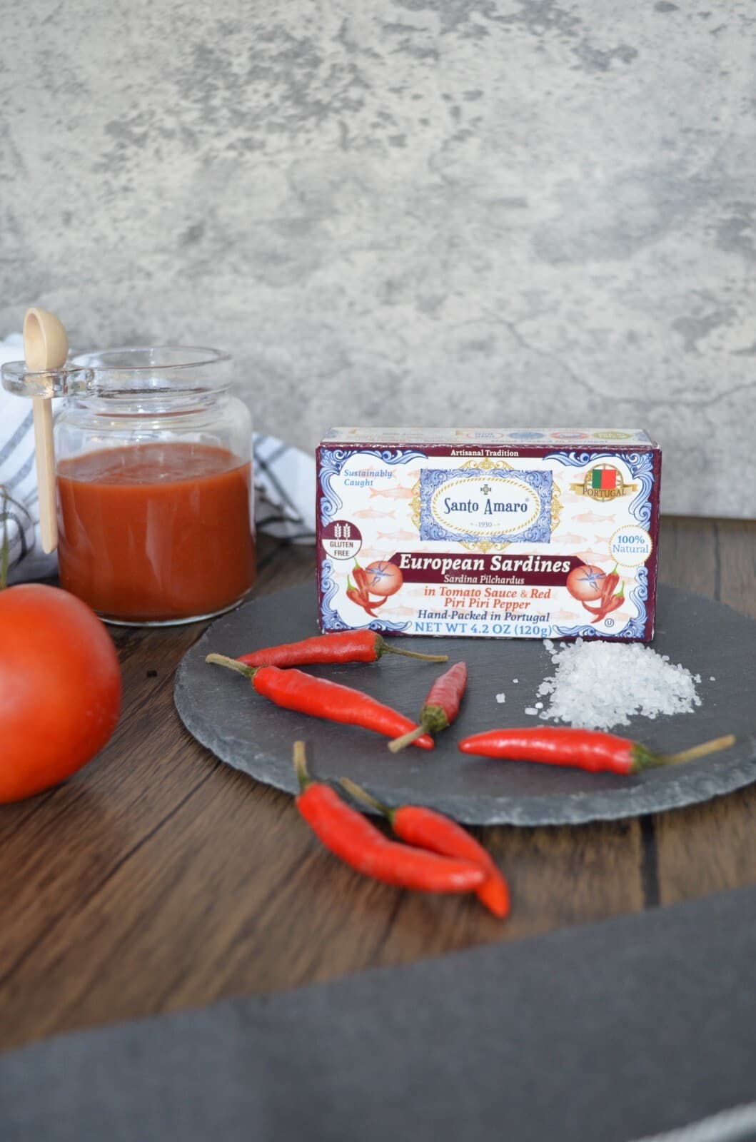 12 Pk Santo Amaro Piri Piri Spicy Wild Sardines in Tomato Sauce (120g/un) 6