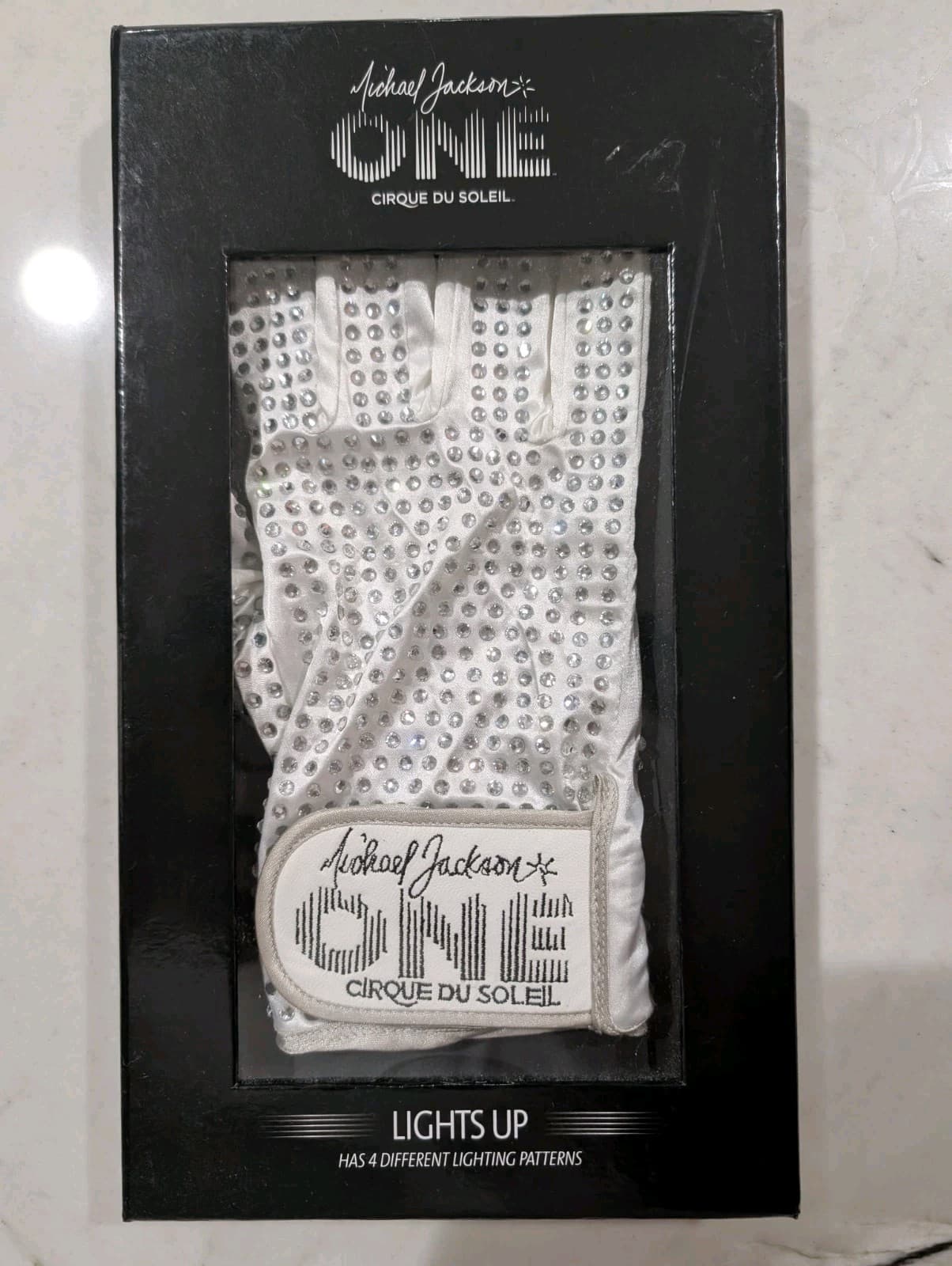 COLLECTIBLE Michael Jackson ONE Cirque du Soleil Light Up Glove – 4 Modes - MINT