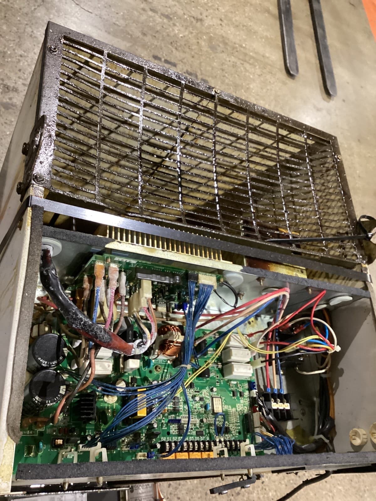 DAIKIN AKZJ568 OIL COOLING UNIT IMMERSION TYPE 5.6KW USED 4