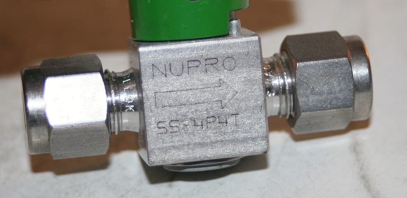 1/4 Tube 316ss Quarter Turn Instrument Plug Valve NUPRO Swagelok SS-4P4T 2