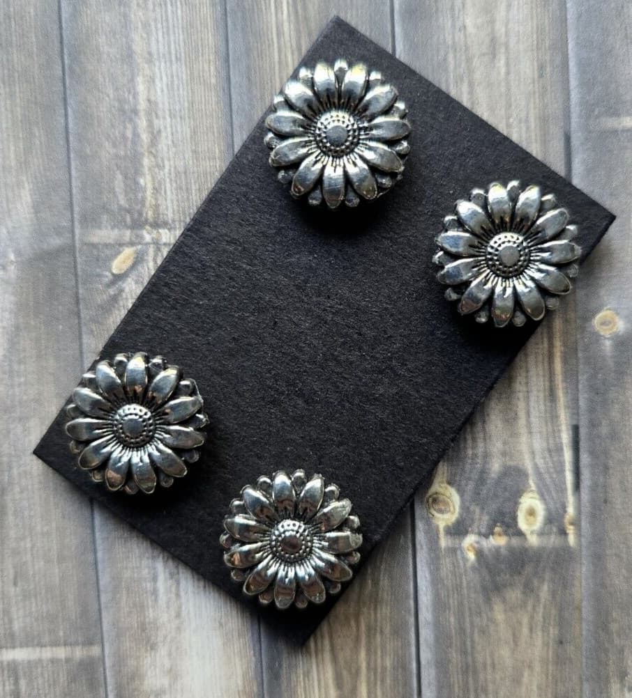 4 piece Silver Sunflower Magnetic Pins . Hunt Seat, Western.  Hat magnetic Pins.