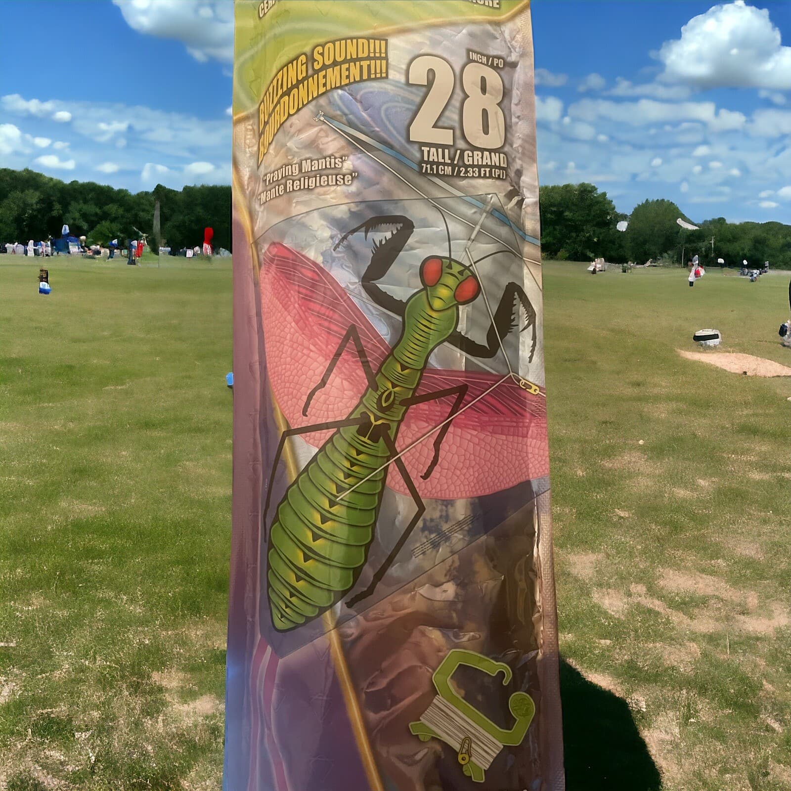 X Kites Buzzing Praying Mantis Kite with Handle Line & Sky Tails 28 in Wide New
