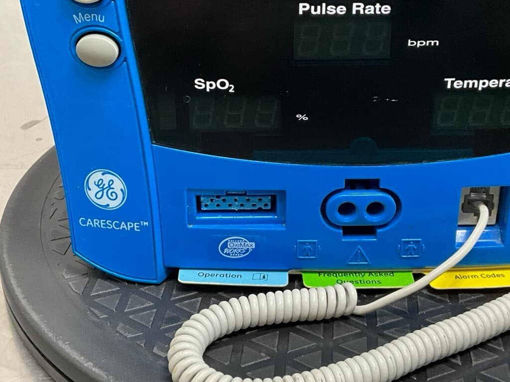 GE Dinamap CareScape V100 Vital Signs Monitor with thermometer & power supply  5