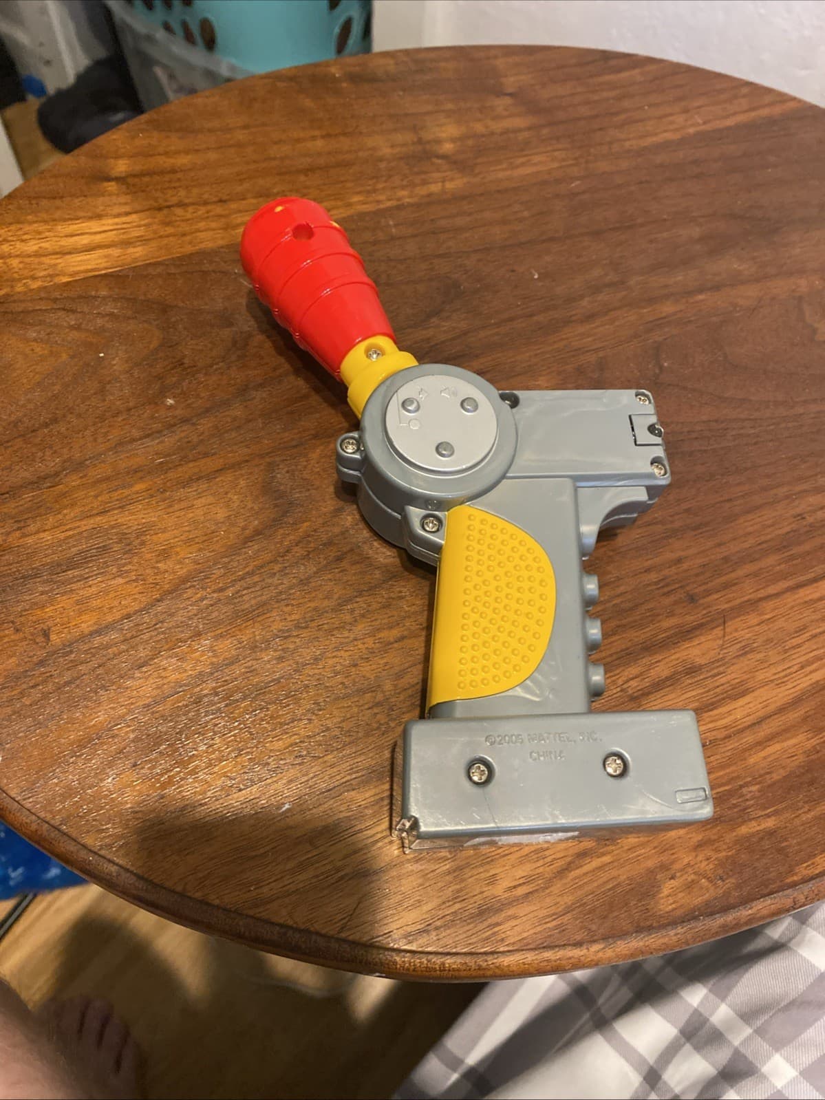 GeoTrax Pacific Chief Engine Remote Control Train Red Yellow 2