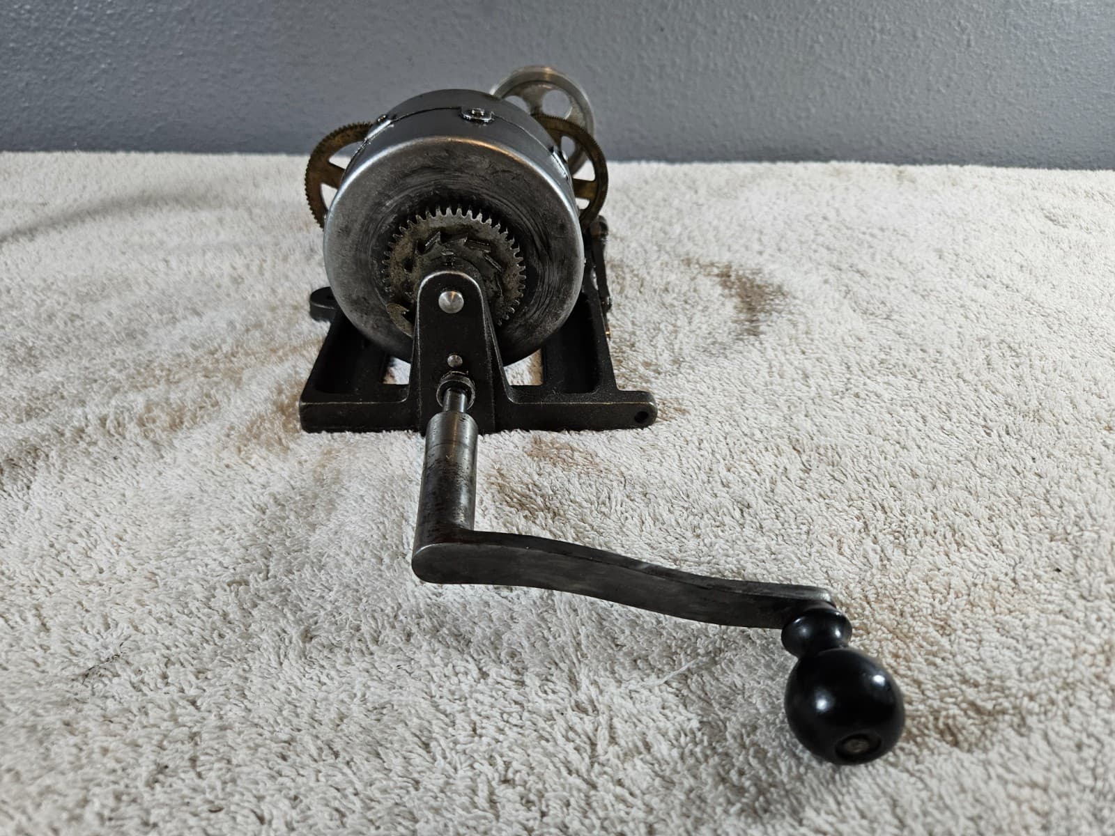 Columbia Graphophone mechanism with crank handle. Watch It Work! 3