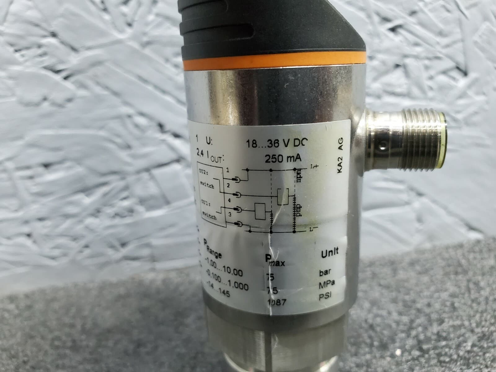 IFM Efector PN7004 Electronic Pressure Sensor Range -14-145 PSI, 18-36 VDC 6