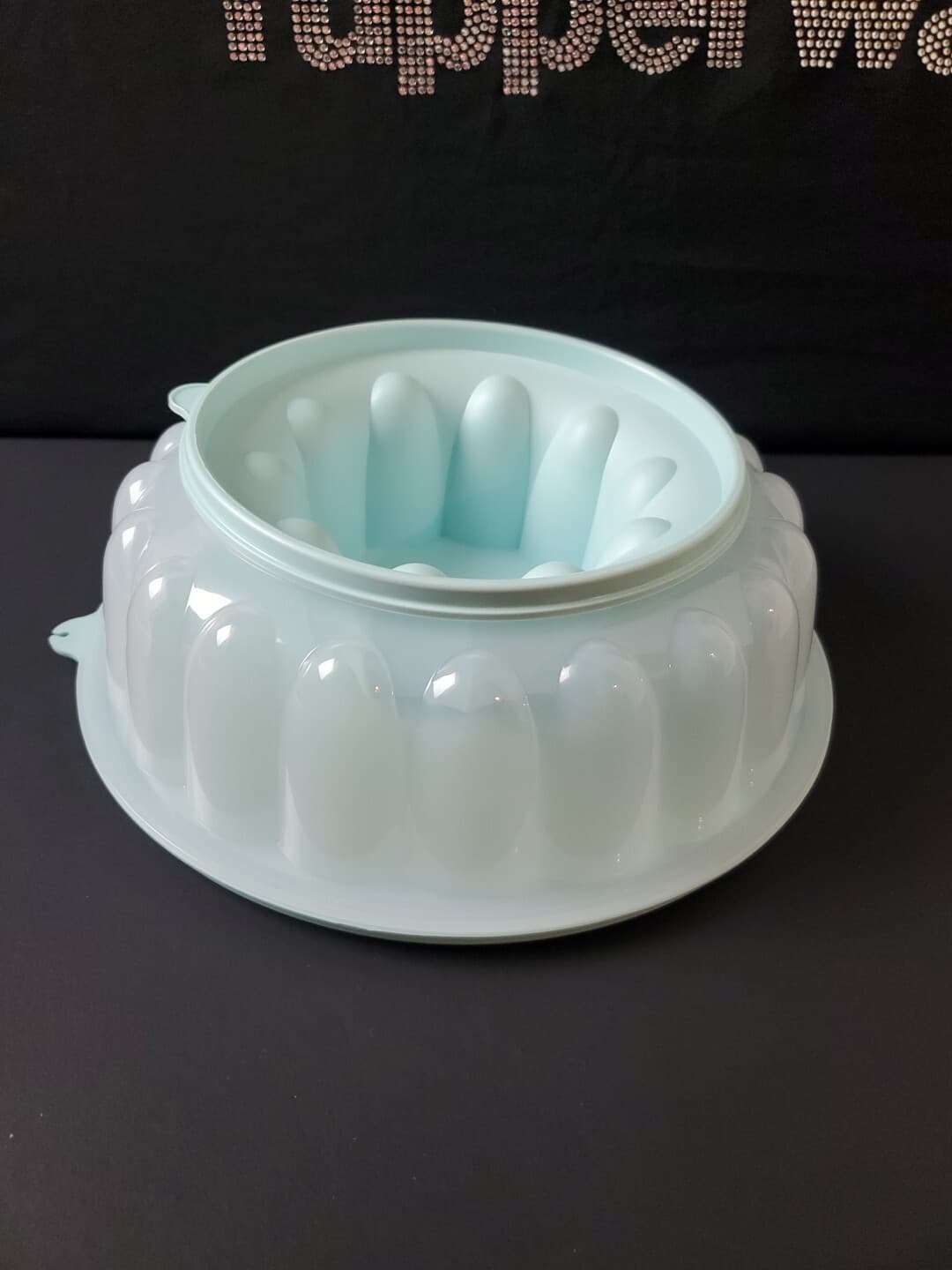 Tupperware Jel Ring Mold 1.5 L/ 6 Cups Light Blue Jello Mold blue