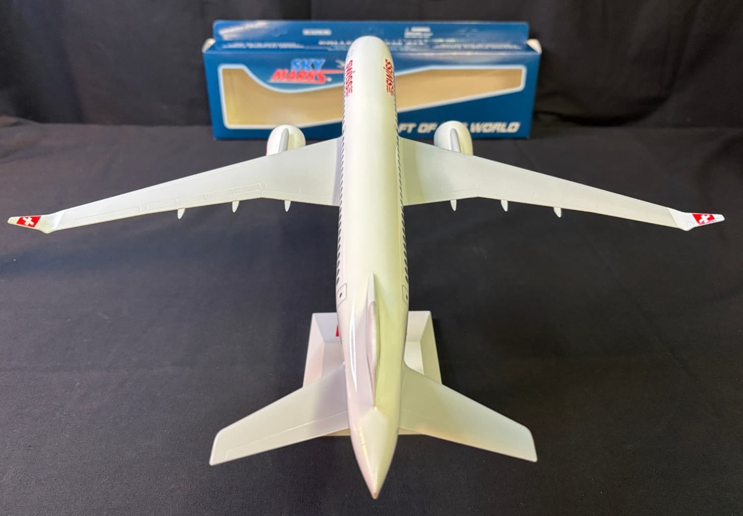 SkyMarks CS100 A220 Swiss Air 1/100 Scale Desk Top Model Airplane Aircraft Jet 5