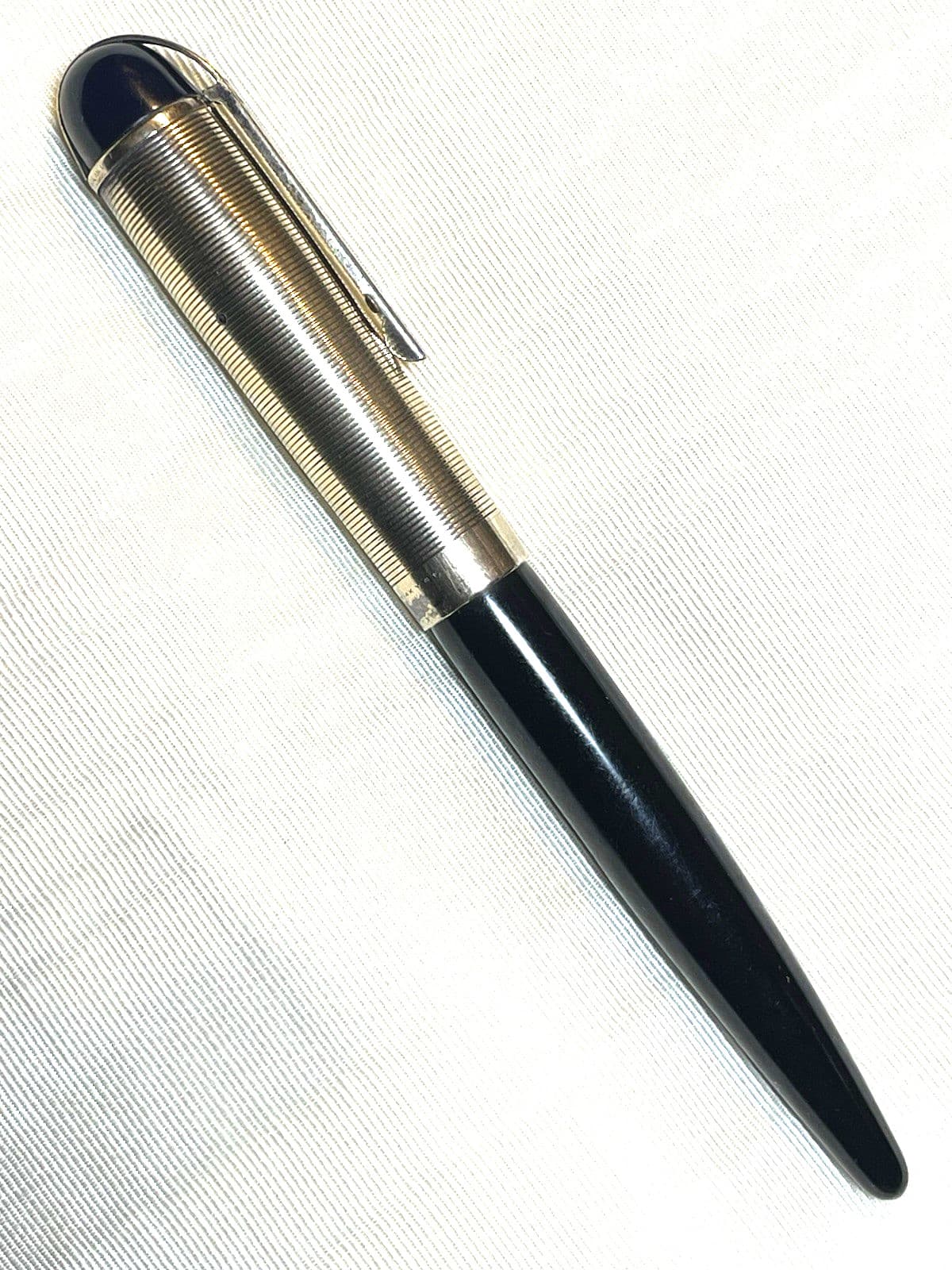 VINTAGE 1940'S EVERSHARP SKYLINE FOUNTAIN PEN - 14K NIB - 14 K GF CAP UNRESTORED 2