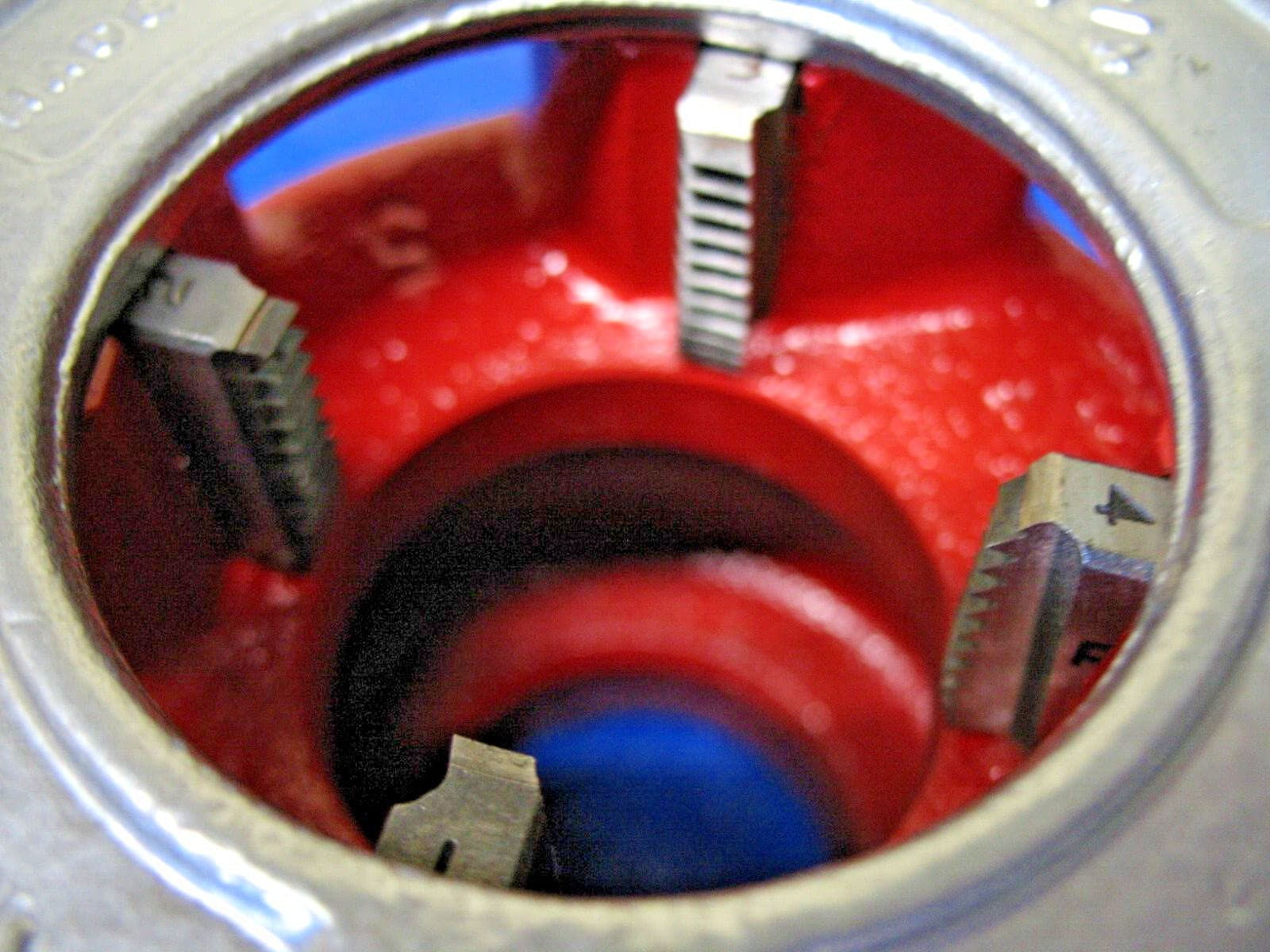 Ridgid 12R Pipe Threader Set 1/2 to 2" NPT with Ratchet and Handle Excellent 6