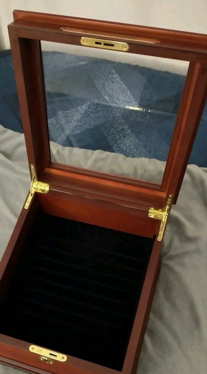 Large Coin/ Currency Display Case Wood/Glass Lid Nice** 3