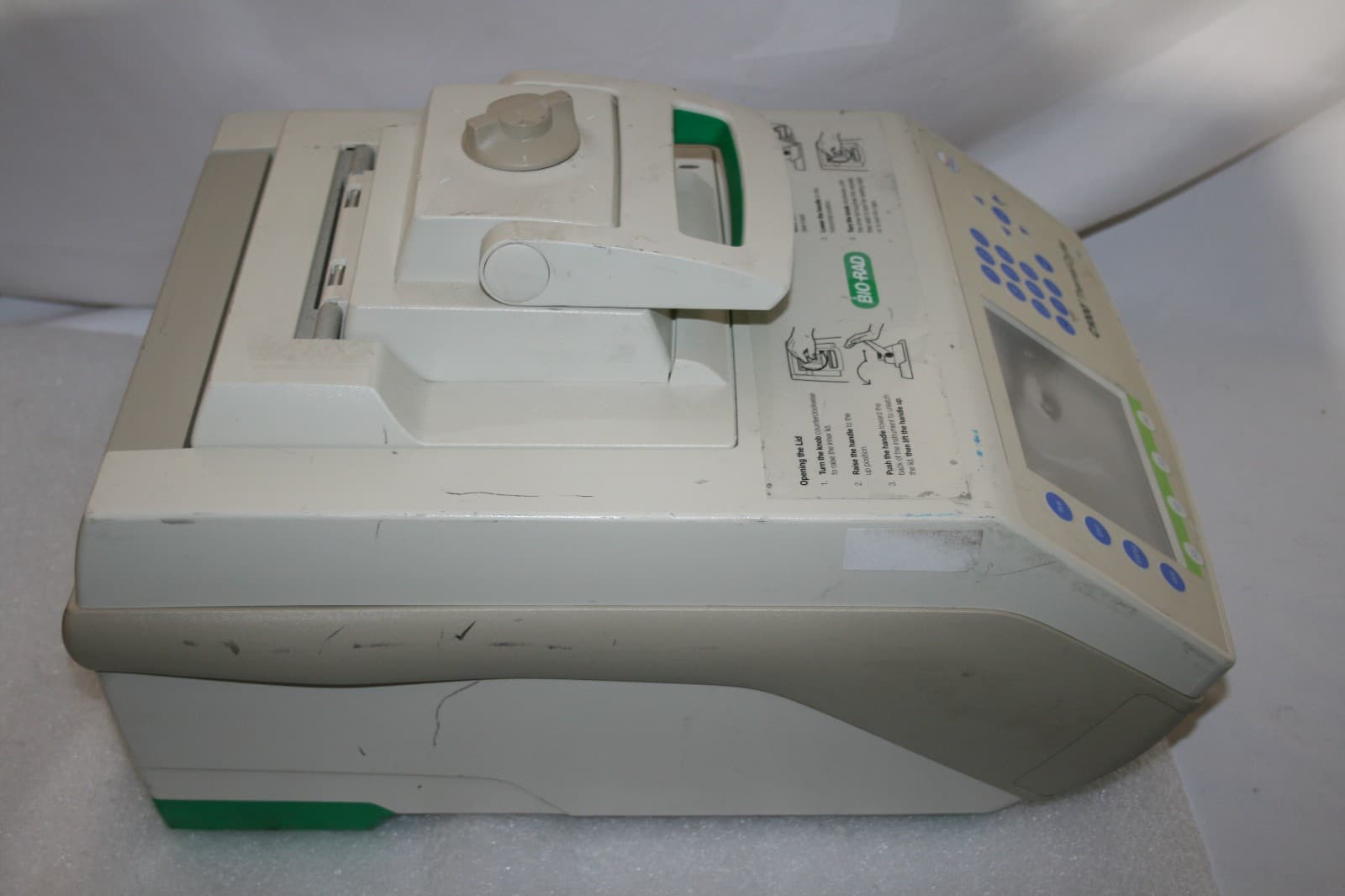 Bio-Rad C1000 Touch PCR Thermal Cycler with 96 Well Reaction Module 5