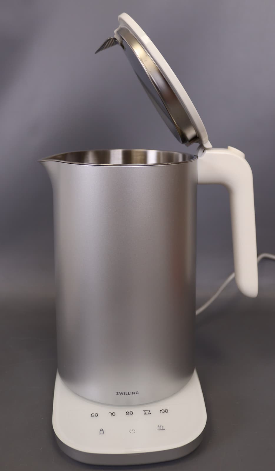 ZWILLING Enfinigy Cool Touch 1.5-Liter Cordless Tea Kettle - EU Plug 3