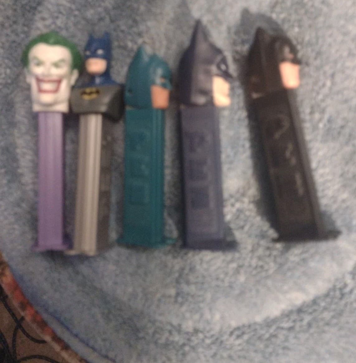 4 Batman Pez Dispensers 3 are 1985 +1/1995 & a Joker 95, VTG DC Comics 3