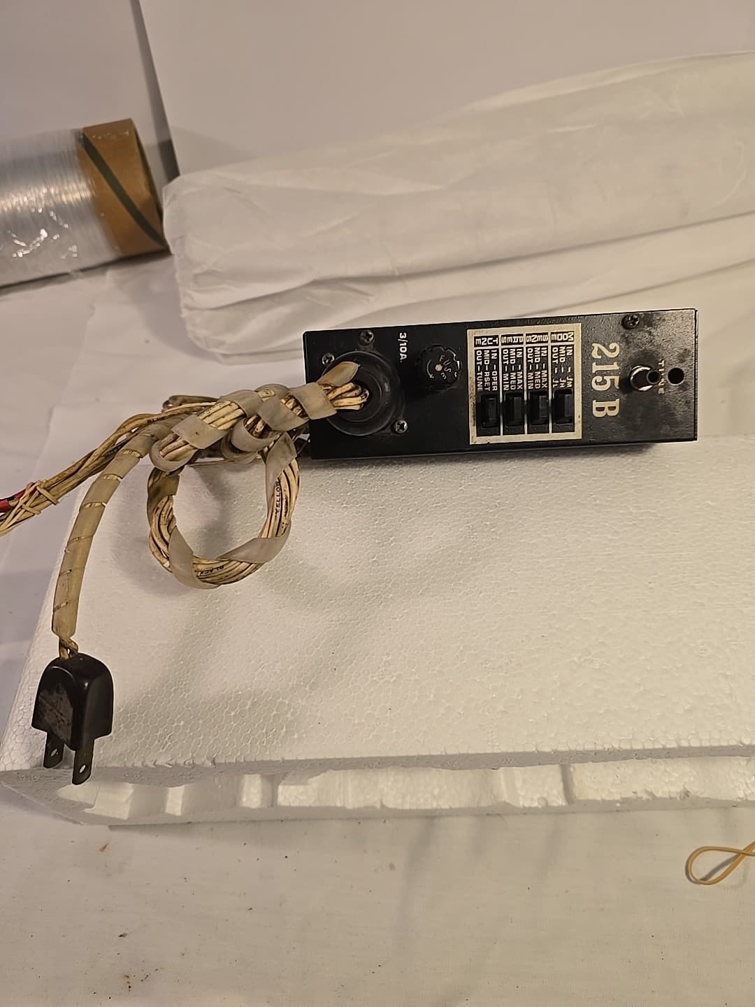 Sarasota Engineering Co. 215B Magnetic Vehicle Detector – Powers On – Untested –