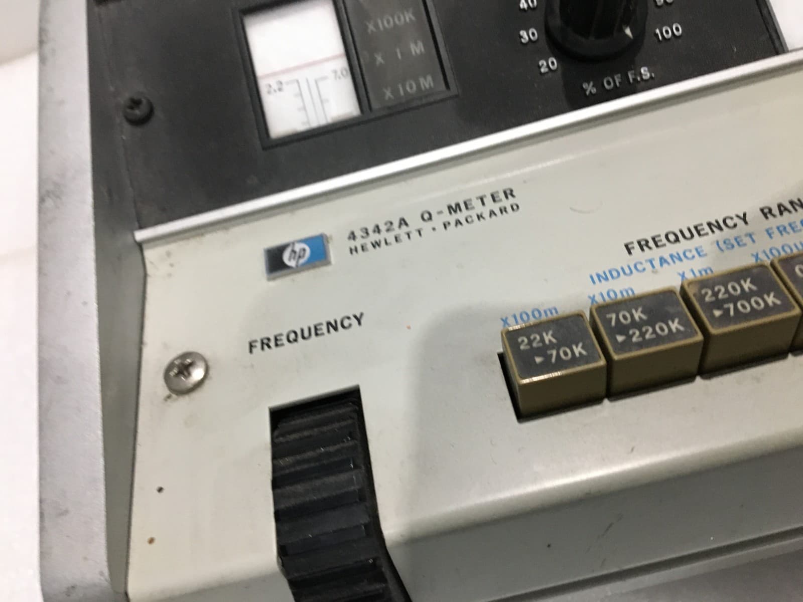 HP 4342A Q-METER 22 kHz to 70 MHz With Test Adapter and User Manual 2