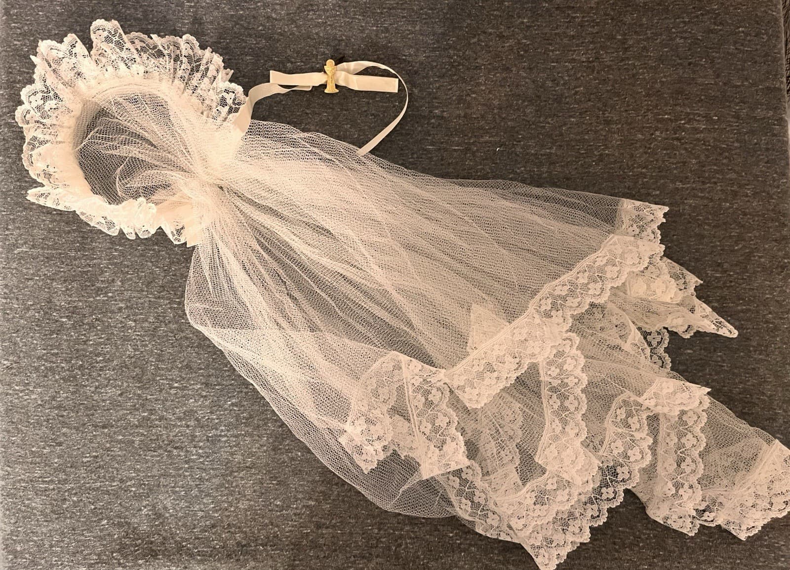 VTG Girls First Communion Veil / Headpiece Lace Tulle & Monogram Pin 4