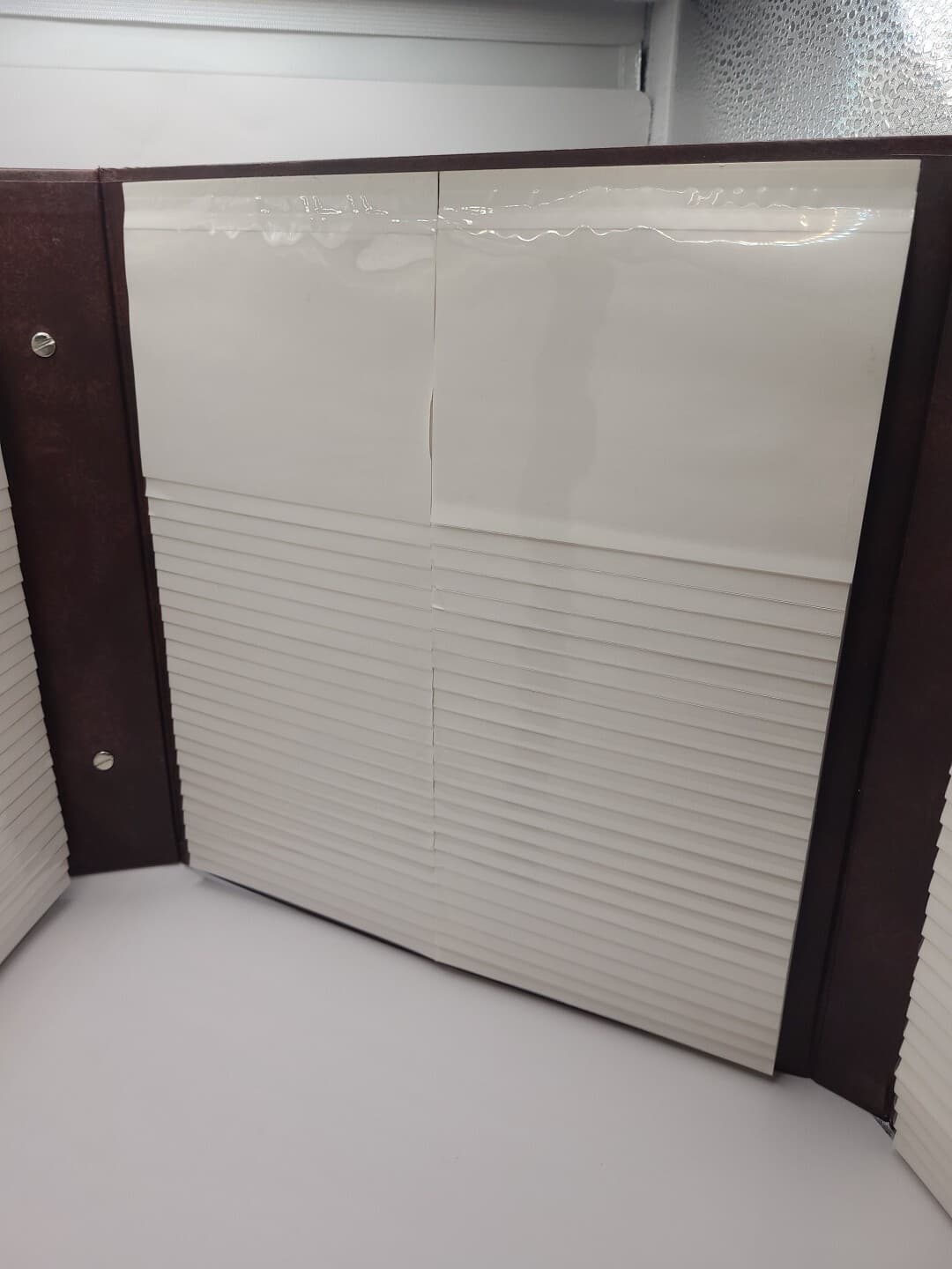 Vintage Photo Album Briefcase with Handle and 200 Phot Slots Faux Leather 4