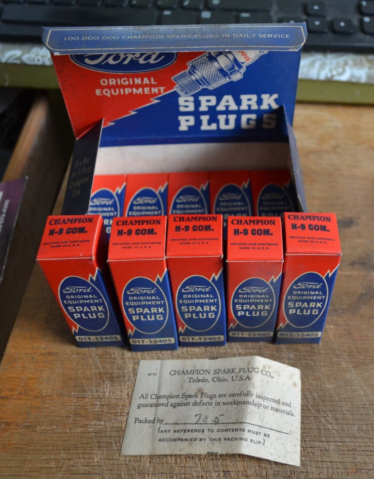 VTG OEM 1930s NOS MIB Box 10 Ford Champion Spark Plugs H-9-COM 01T-12405 2
