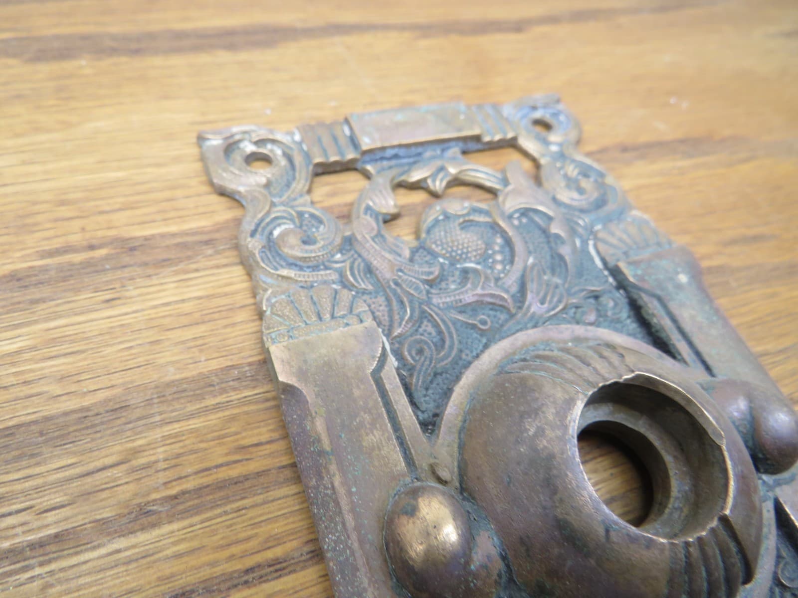 OLD GOTHIC LOOKING FIGUREINE DOOR PLATE,BACKPLATE,EASTLAKE ? ORNATE DETAIL. RHCO 4