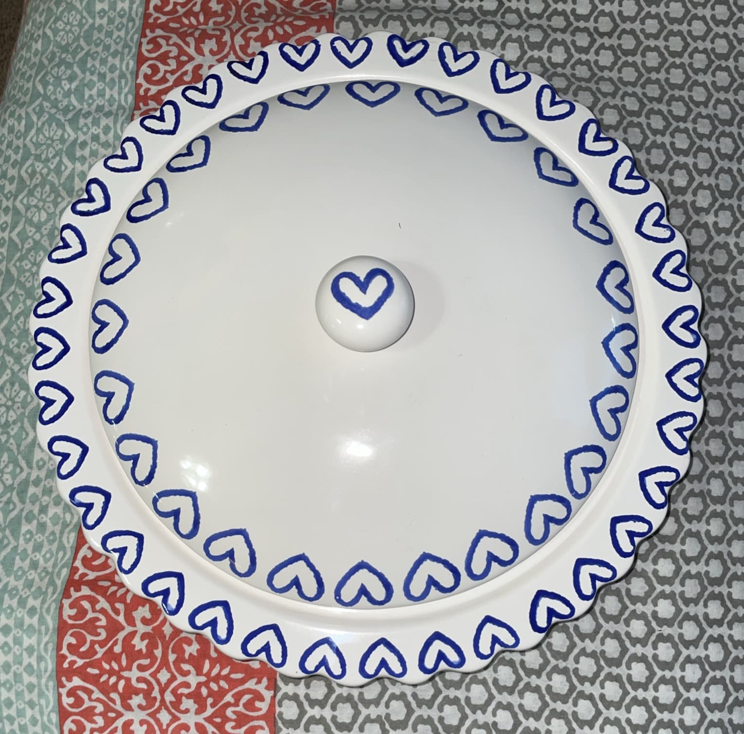 Two Bears Pottery Hand painted Hearts 12” Pie Plate With Lid Microwave Safe