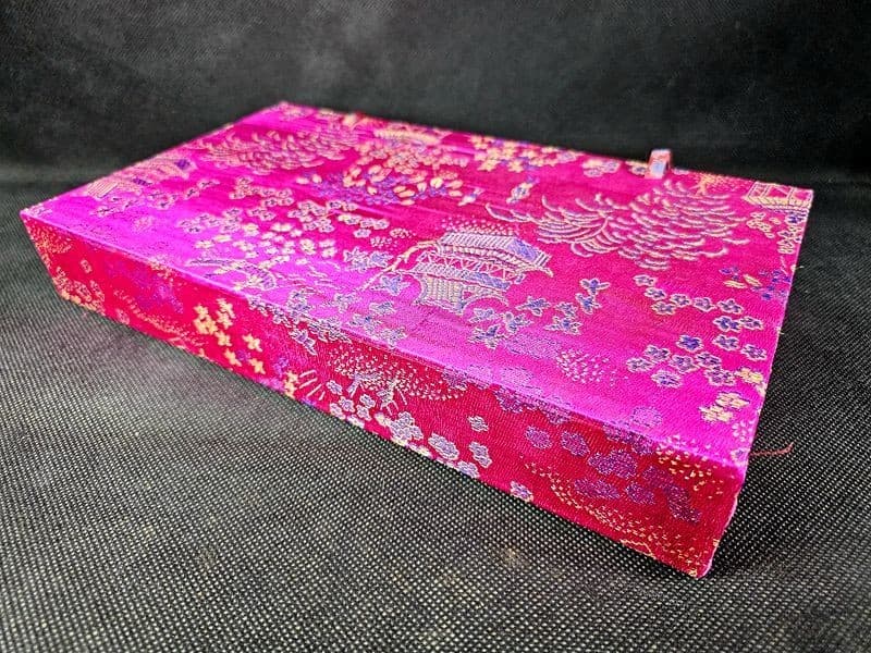 Fine Chinese 10 Compartments Red Scenery Pattern Snuff Bottle Brocade Box 4