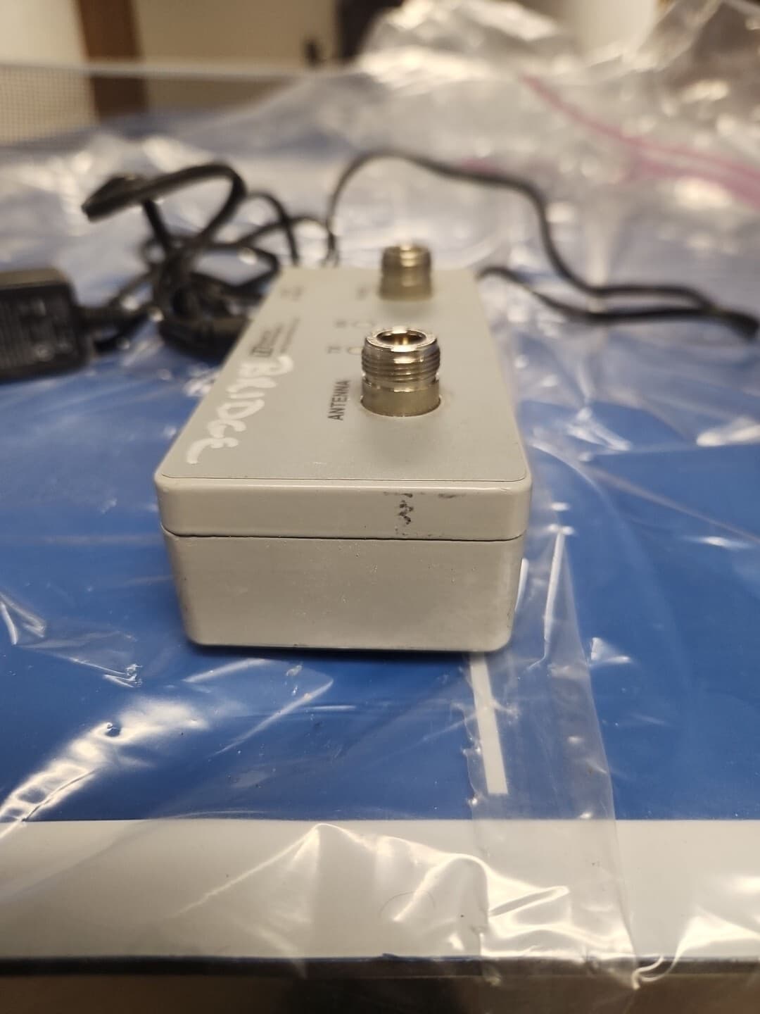 HyperLink HA2401DX-XL1000 1 Watt 802.11b Indoor WiFi Amplifier 3