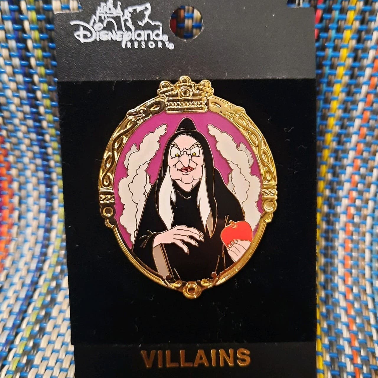 2002 DLR Villain Old Hag Wicked Witch Framed Evil Queen Magic Mirror Disney Pin