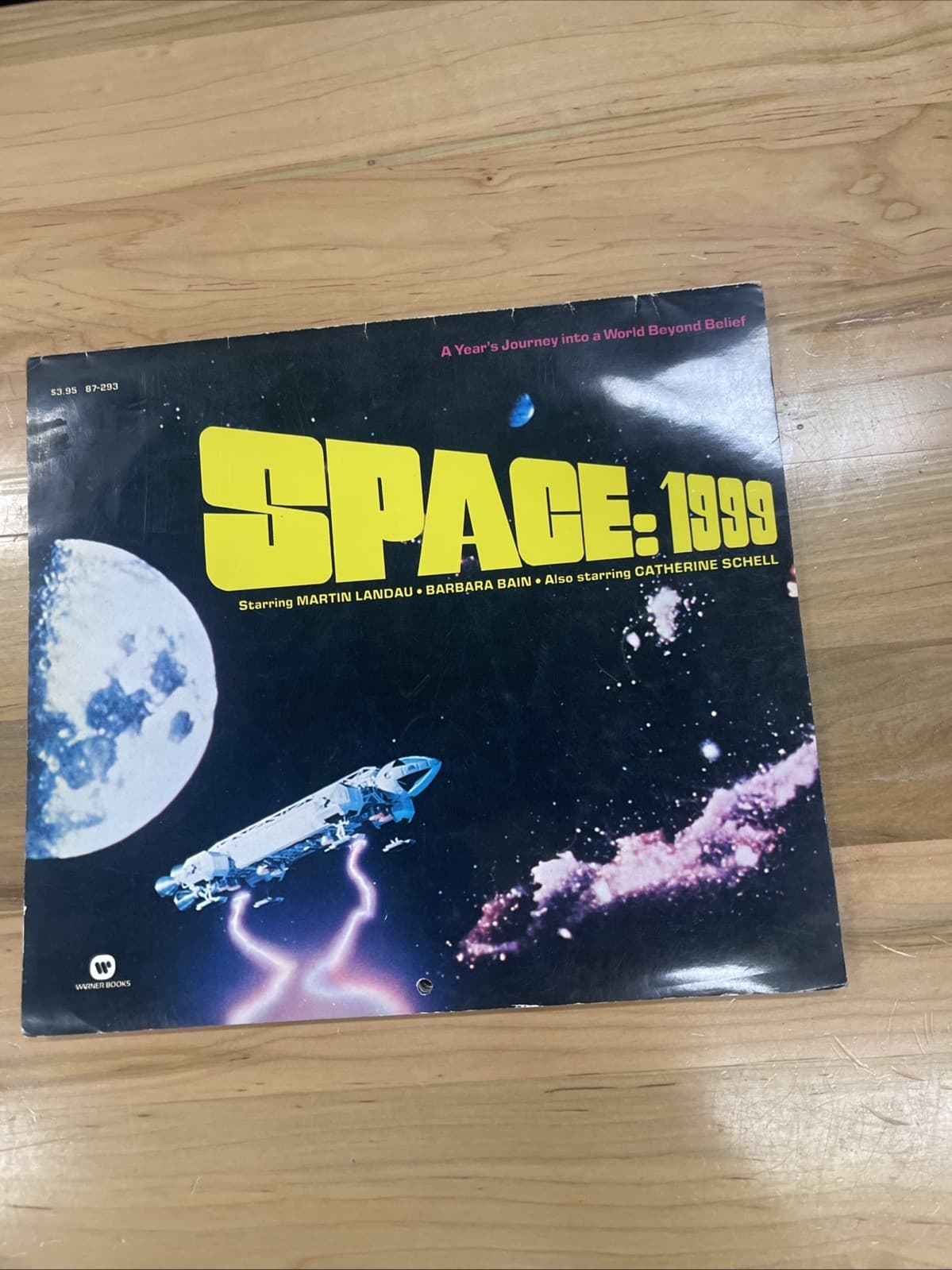 Space: 1999 Official 1977 Calendar 395 VINTAGE Sci-Fi TV Cult Outer Space unused