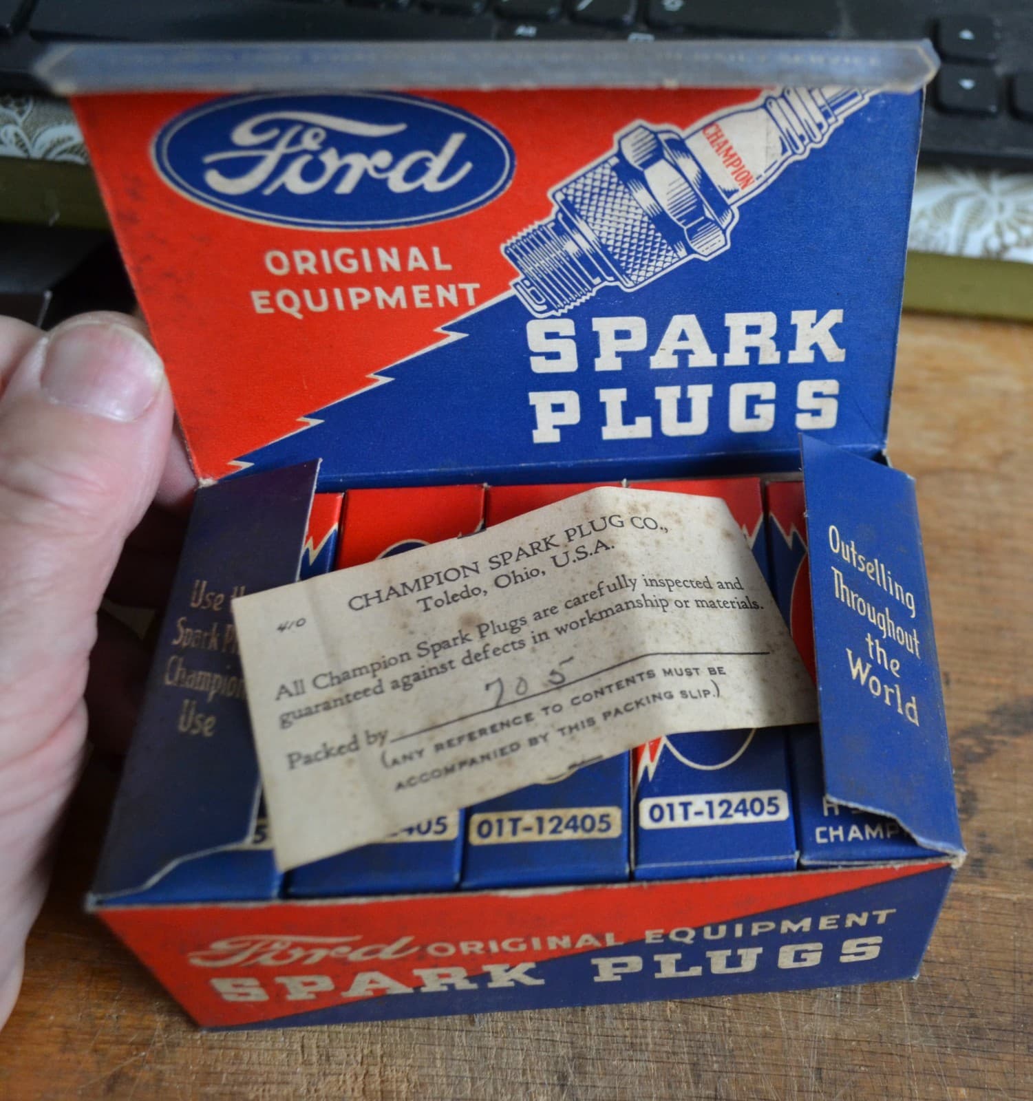 VTG OEM 1930s NOS MIB Box 10 Ford Champion Spark Plugs H-9-COM 01T-12405 4
